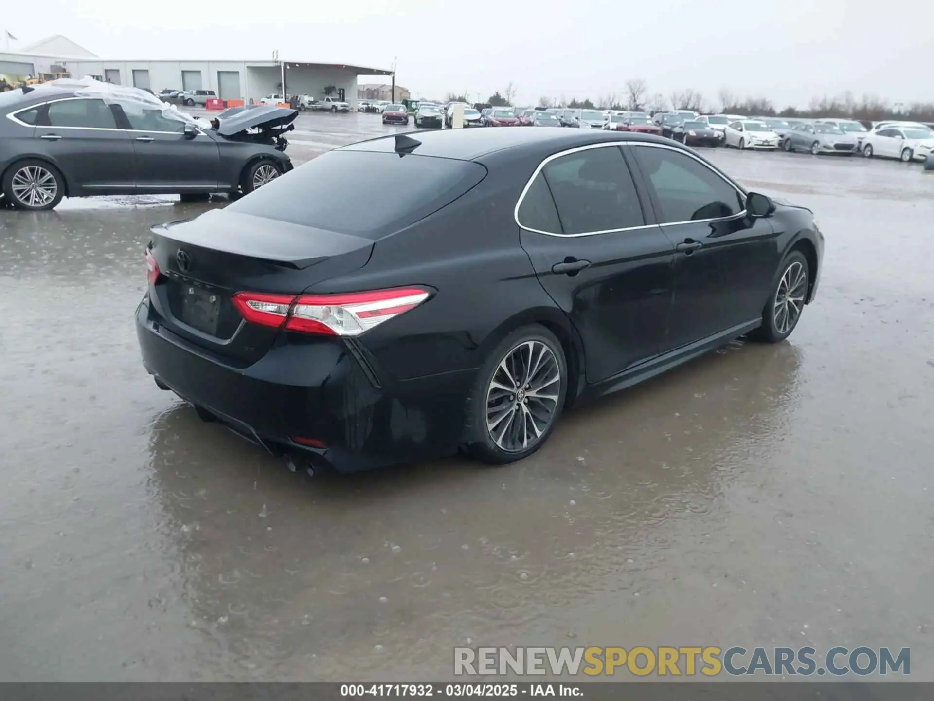 4 Photograph of a damaged car 4T1G11AKXLU383083 TOYOTA CAMRY 2020