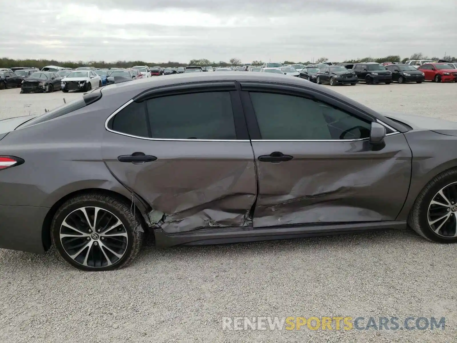 9 Photograph of a damaged car 4T1G11AKXLU392298 TOYOTA CAMRY 2020