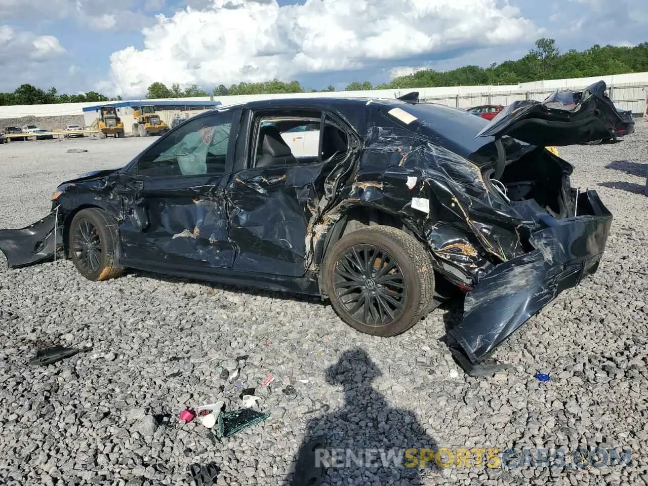 2 Photograph of a damaged car 4T1G11AKXLU401310 TOYOTA CAMRY 2020