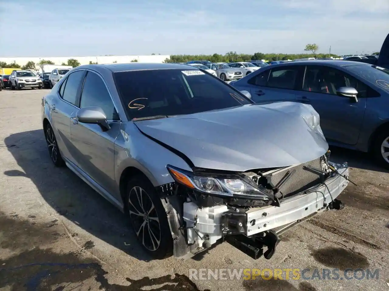 1 Photograph of a damaged car 4T1G11AKXLU510060 TOYOTA CAMRY 2020