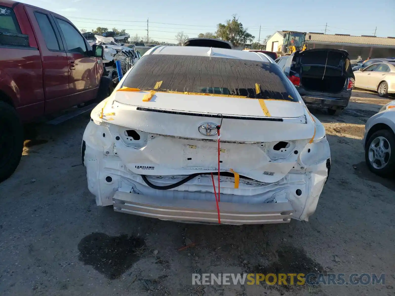 9 Photograph of a damaged car 4T1G11AKXLU511547 TOYOTA CAMRY 2020