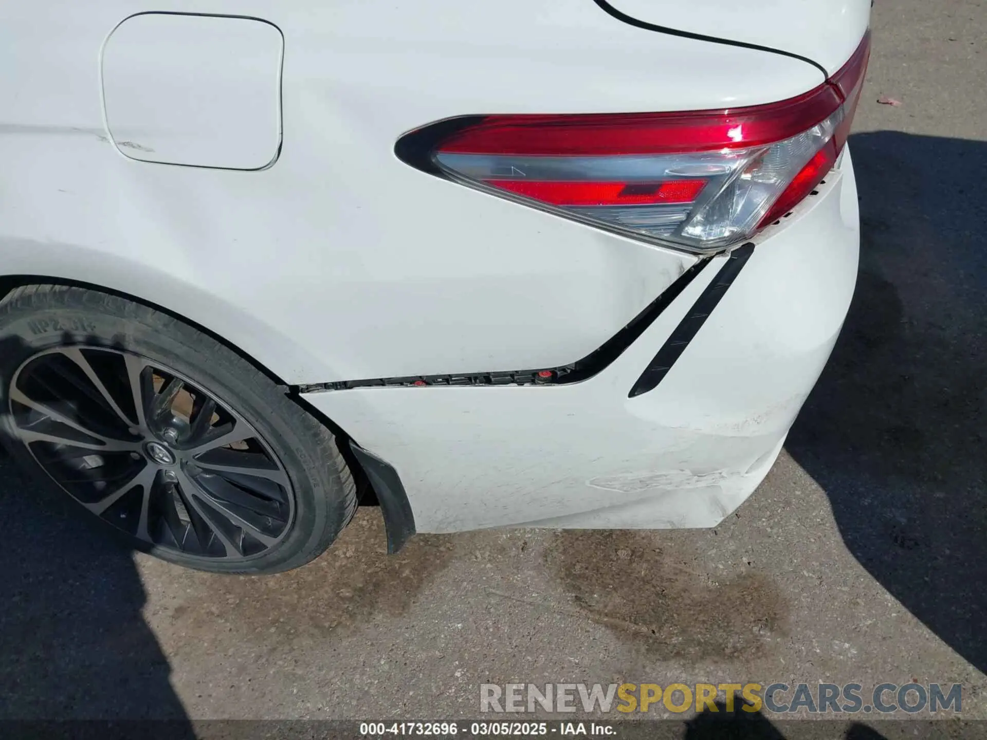 6 Photograph of a damaged car 4T1G11AKXLU870848 TOYOTA CAMRY 2020