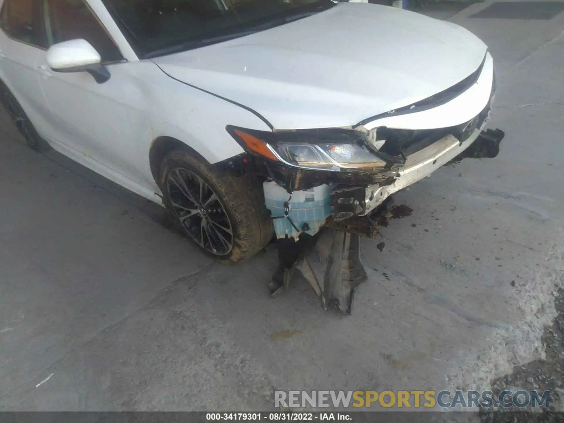 6 Photograph of a damaged car 4T1G11AKXLU876200 TOYOTA CAMRY 2020