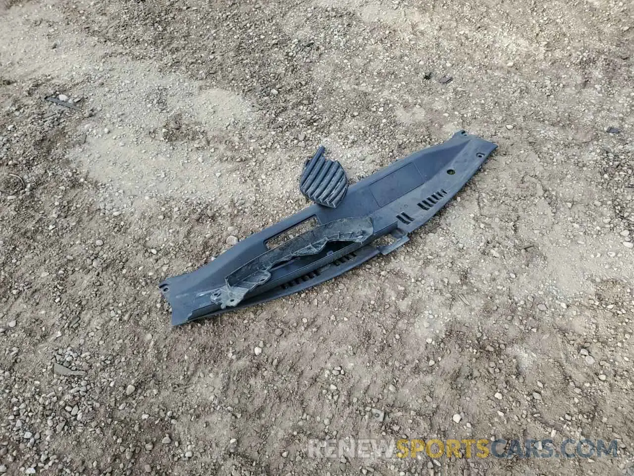 12 Photograph of a damaged car 4T1G11AKXLU880960 TOYOTA CAMRY 2020