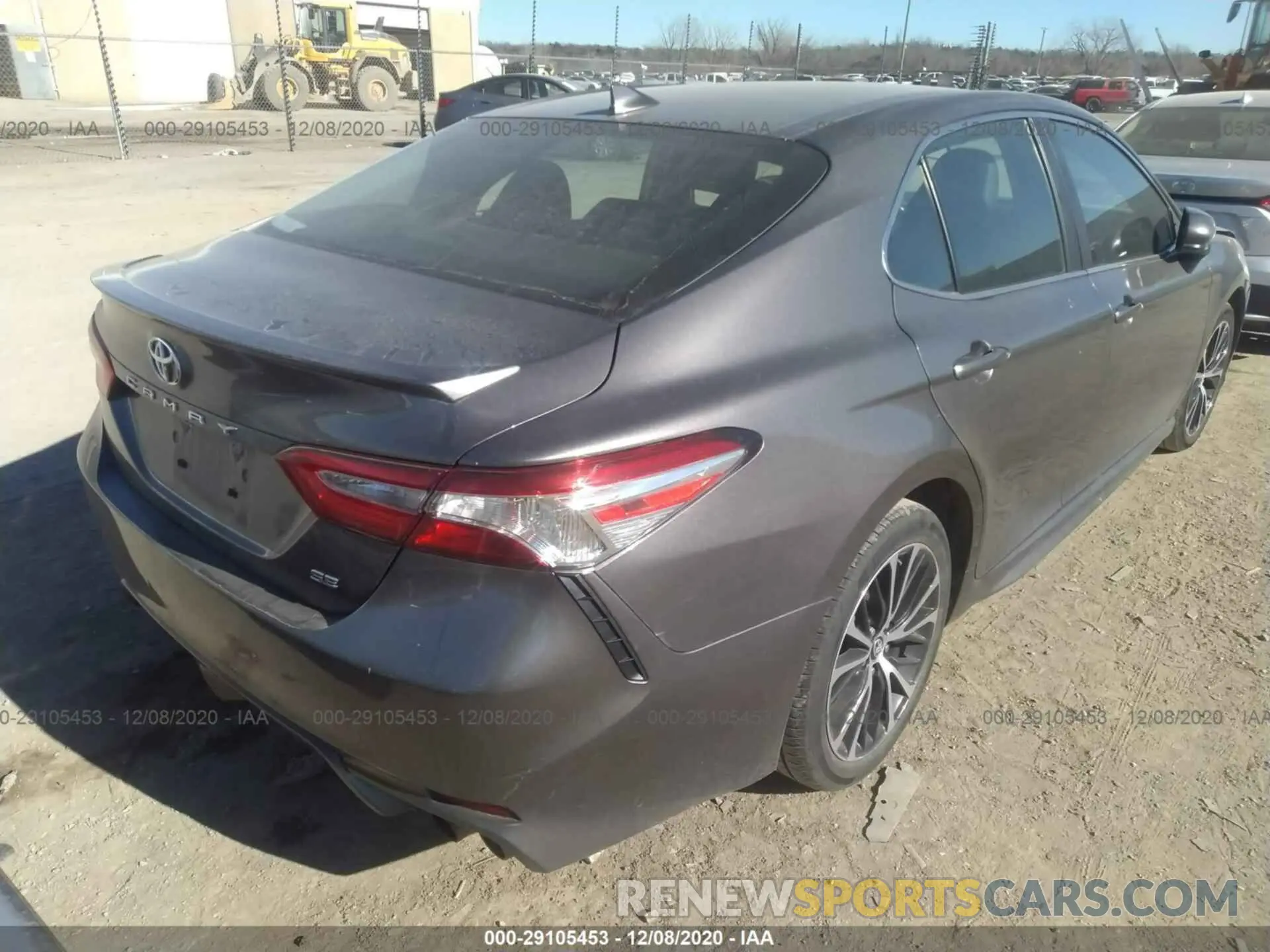 4 Photograph of a damaged car 4T1G11AKXLU886032 TOYOTA CAMRY 2020