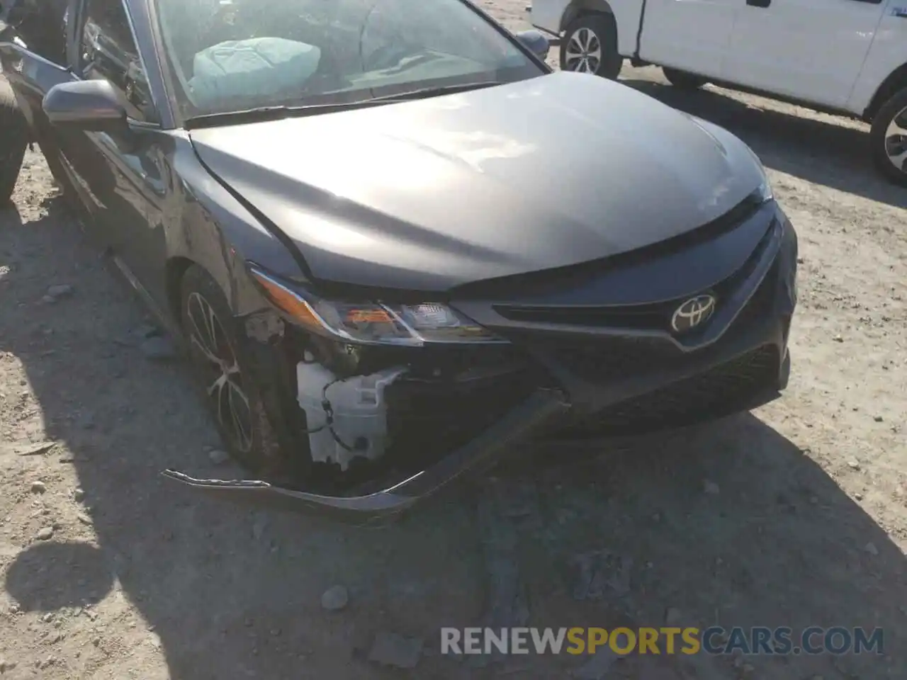 9 Photograph of a damaged car 4T1G11AKXLU894521 TOYOTA CAMRY 2020