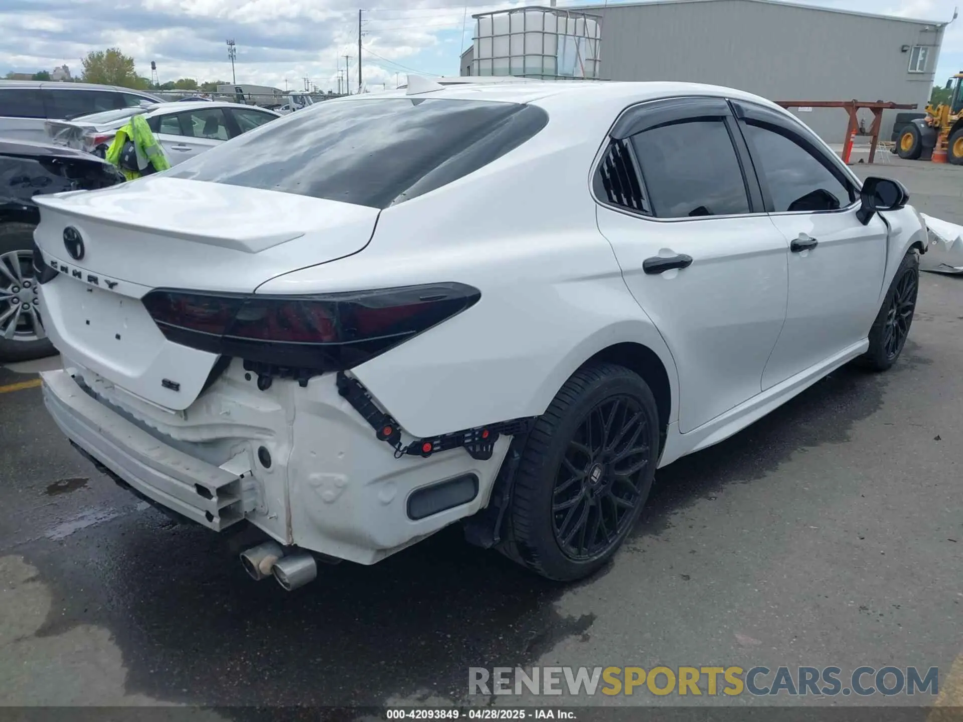 4 Photograph of a damaged car 4T1G11AKXLU908241 TOYOTA CAMRY 2020