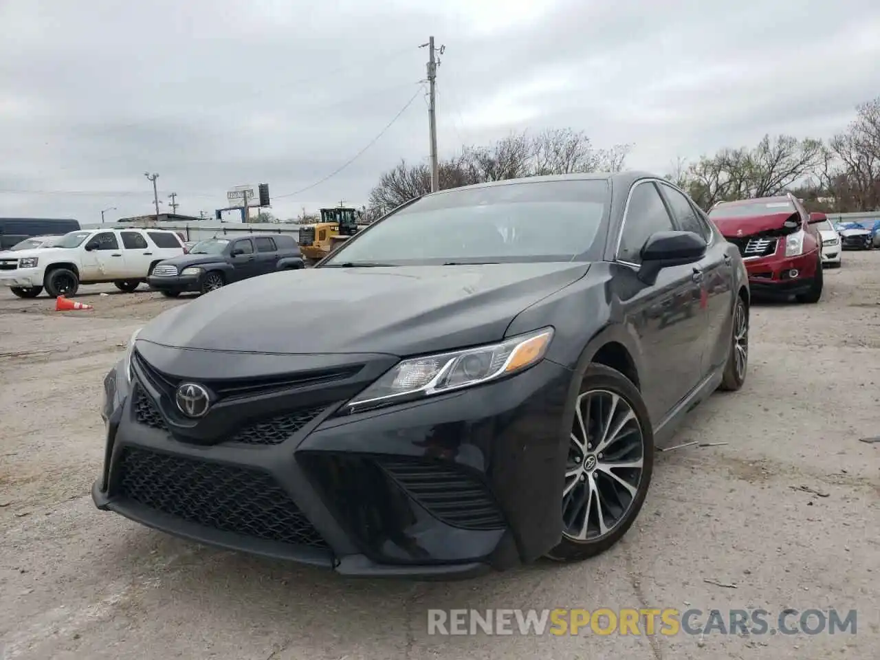 2 Photograph of a damaged car 4T1G11AKXLU912841 TOYOTA CAMRY 2020