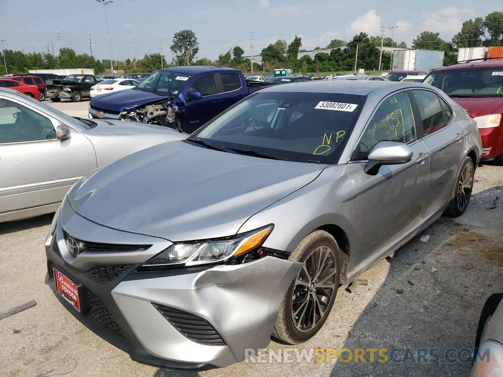 2 Photograph of a damaged car 4T1G11AKXLU915352 TOYOTA CAMRY 2020