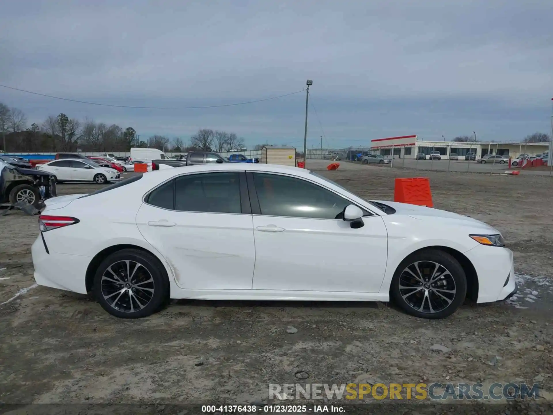 14 Photograph of a damaged car 4T1G11AKXLU920633 TOYOTA CAMRY 2020