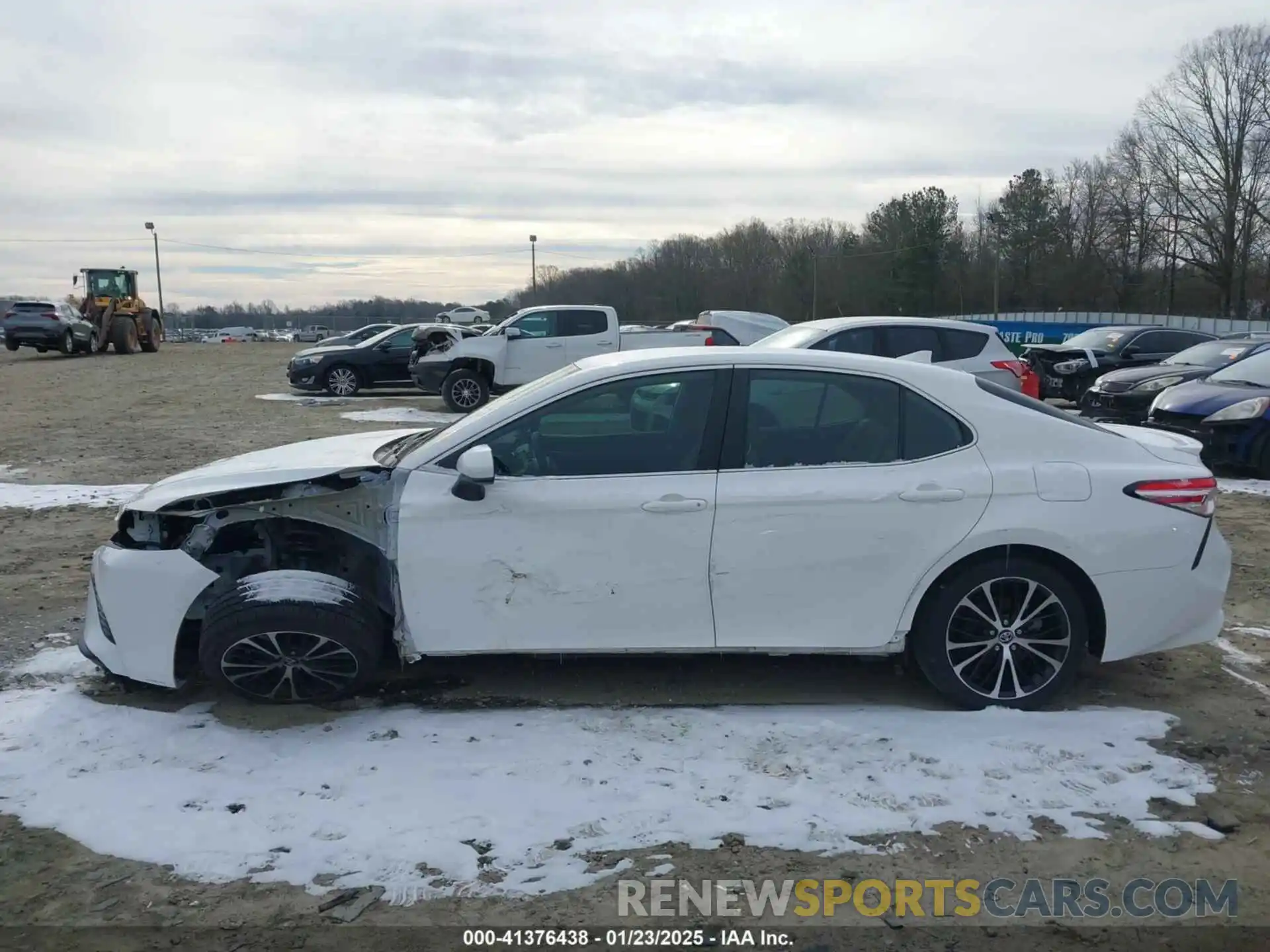 15 Photograph of a damaged car 4T1G11AKXLU920633 TOYOTA CAMRY 2020