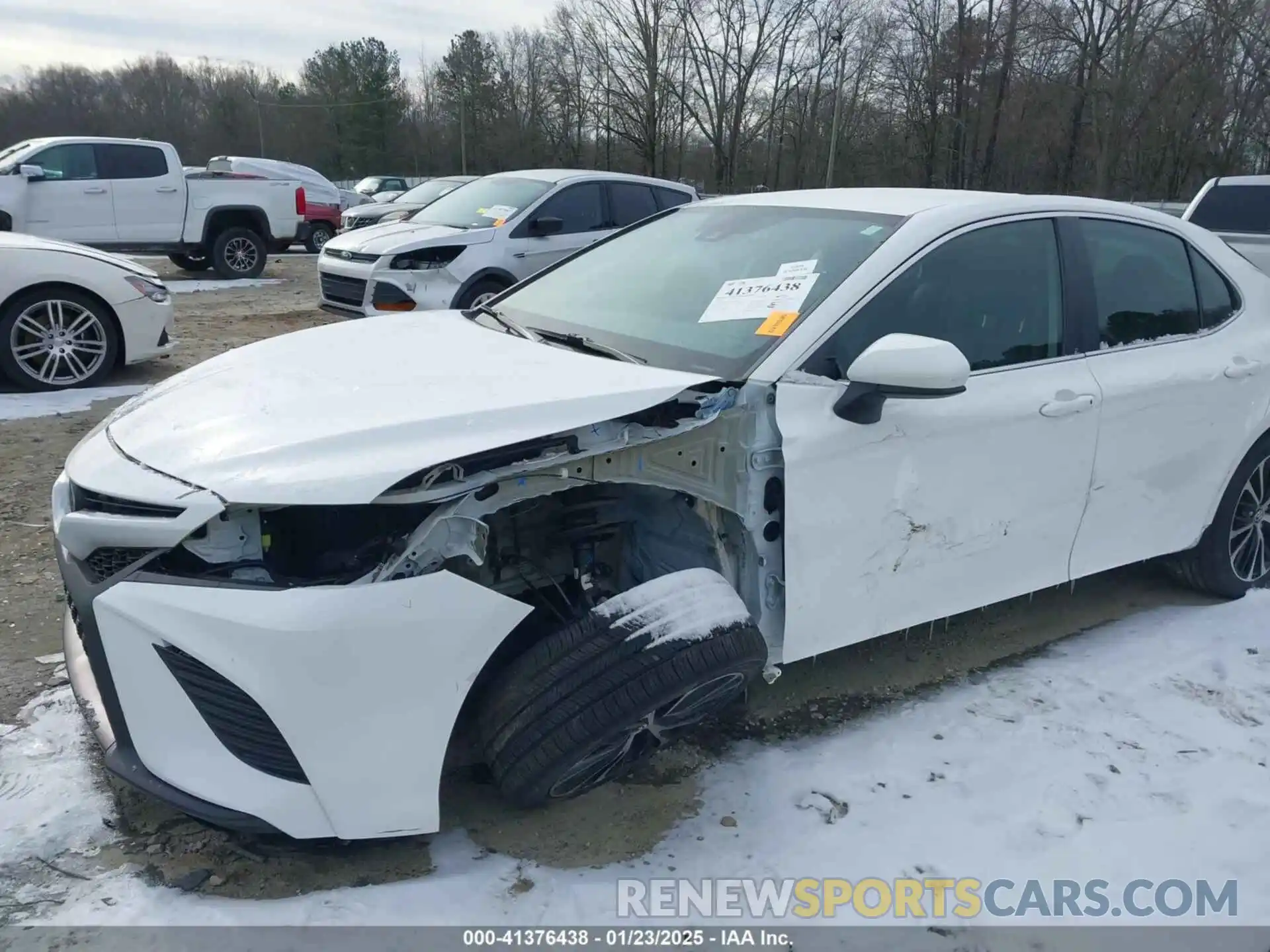 6 Photograph of a damaged car 4T1G11AKXLU920633 TOYOTA CAMRY 2020