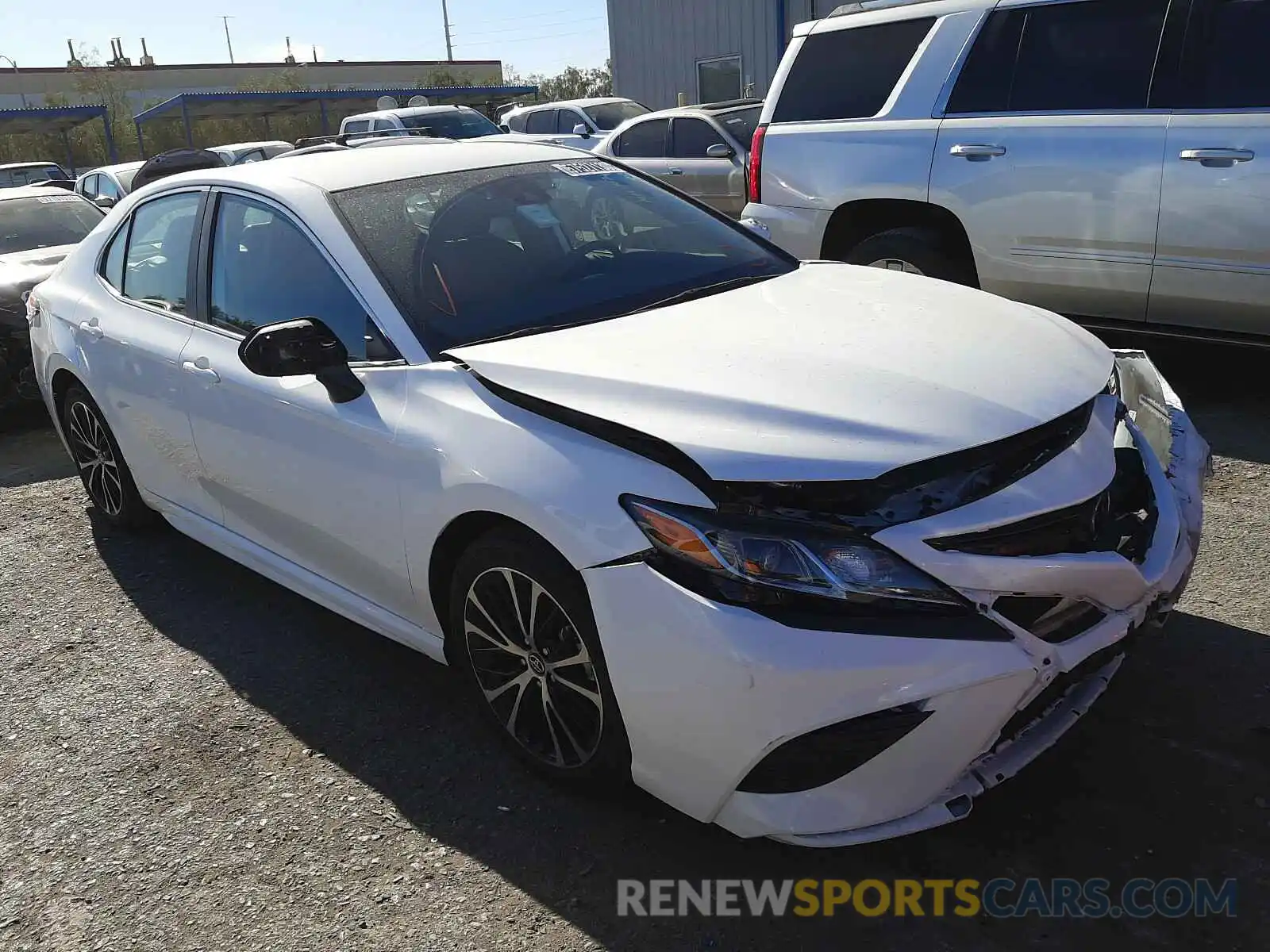 1 Photograph of a damaged car 4T1G11AKXLU927470 TOYOTA CAMRY 2020