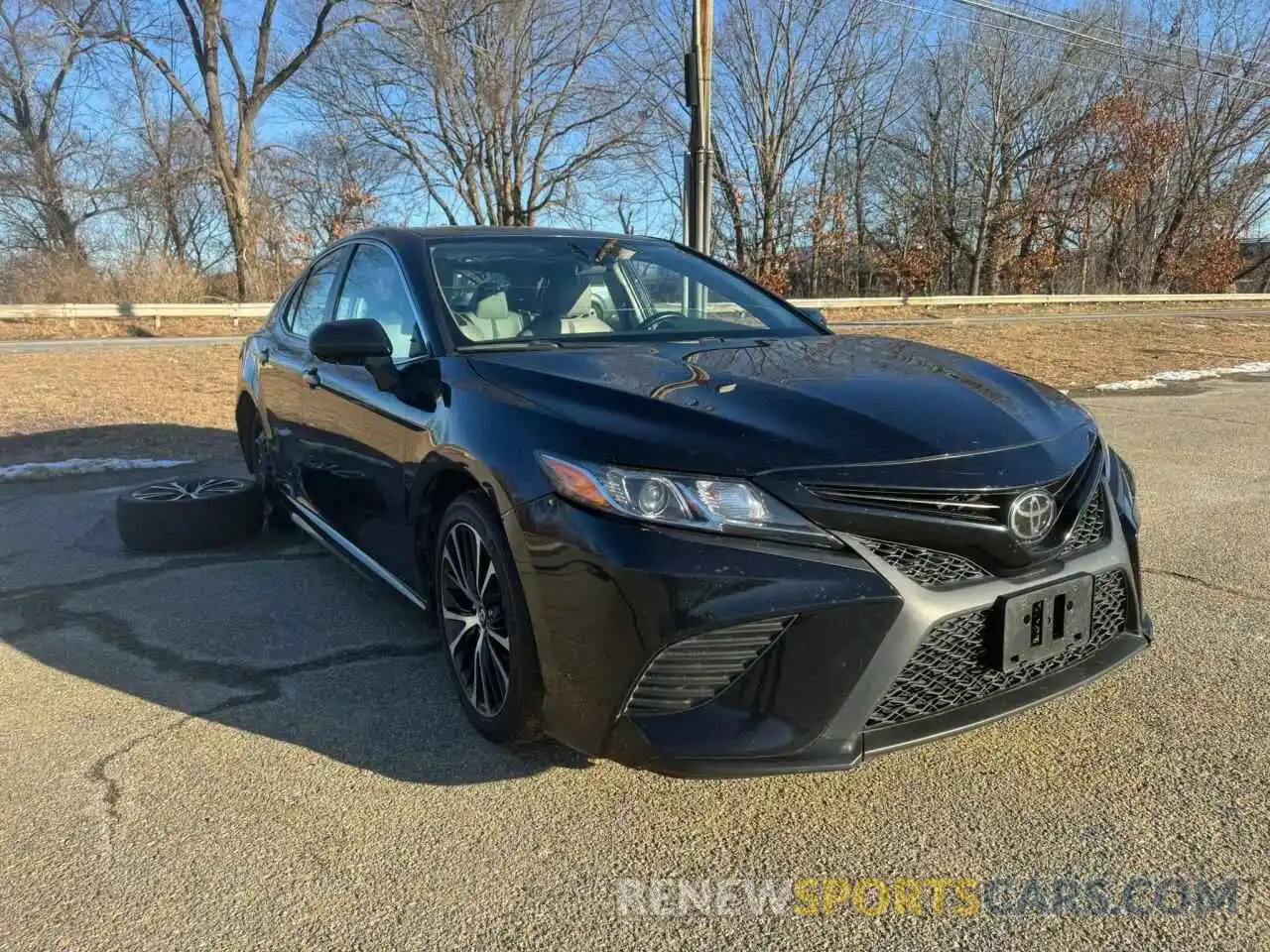 1 Photograph of a damaged car 4T1G11AKXLU934158 TOYOTA CAMRY 2020