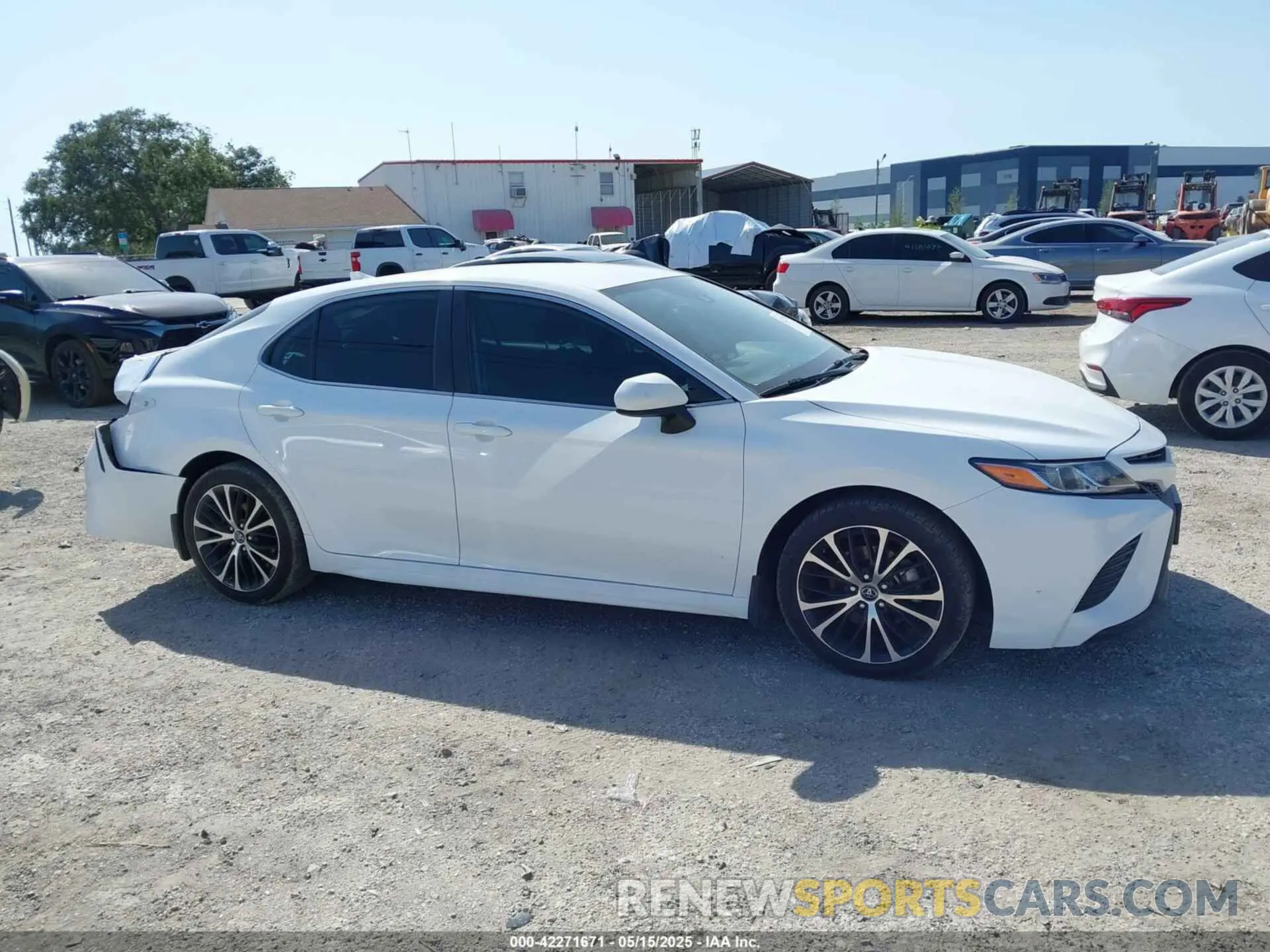 12 Photograph of a damaged car 4T1G11AKXLU935892 TOYOTA CAMRY 2020