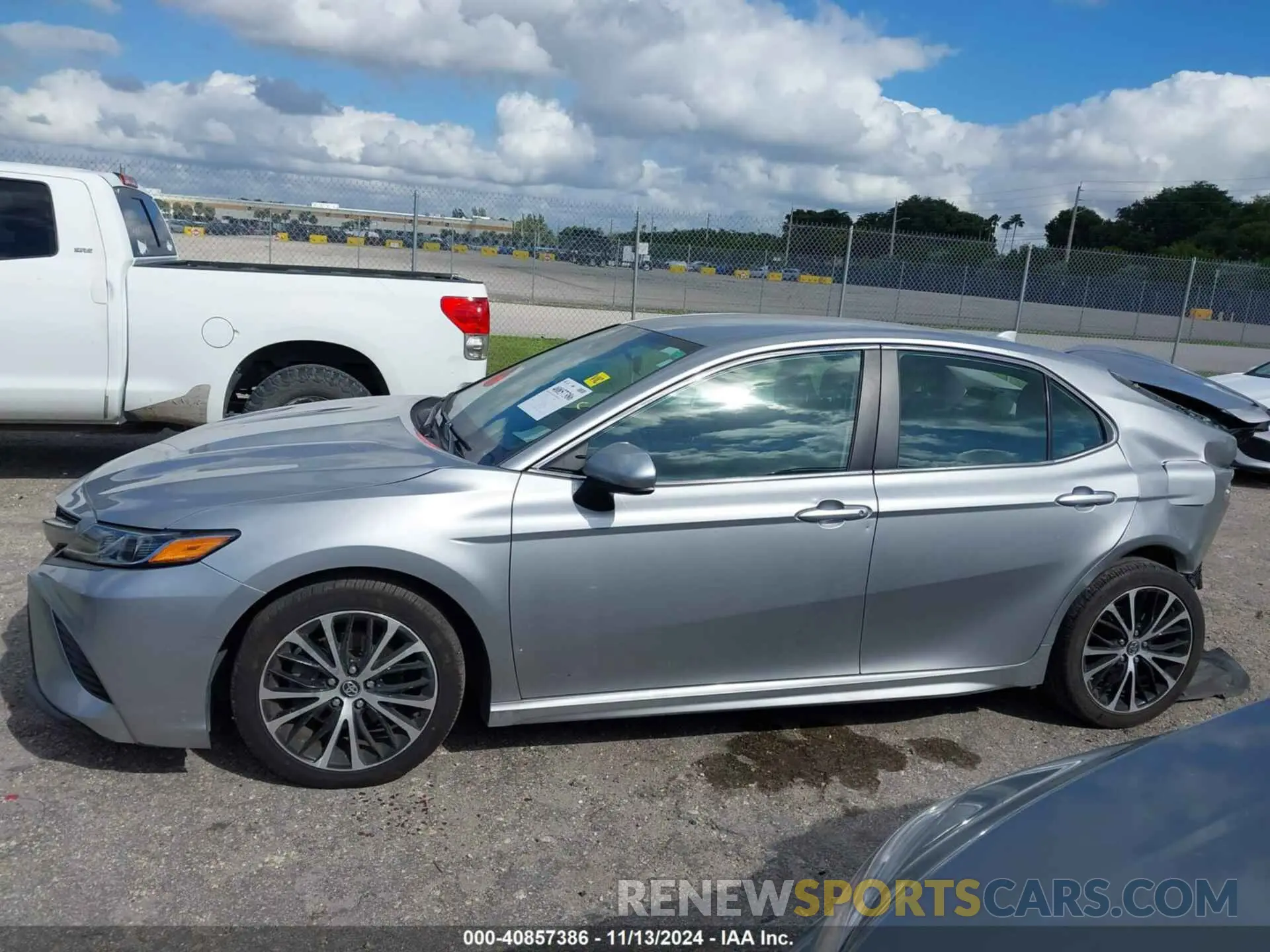 15 Photograph of a damaged car 4T1G11AKXLU937058 TOYOTA CAMRY 2020