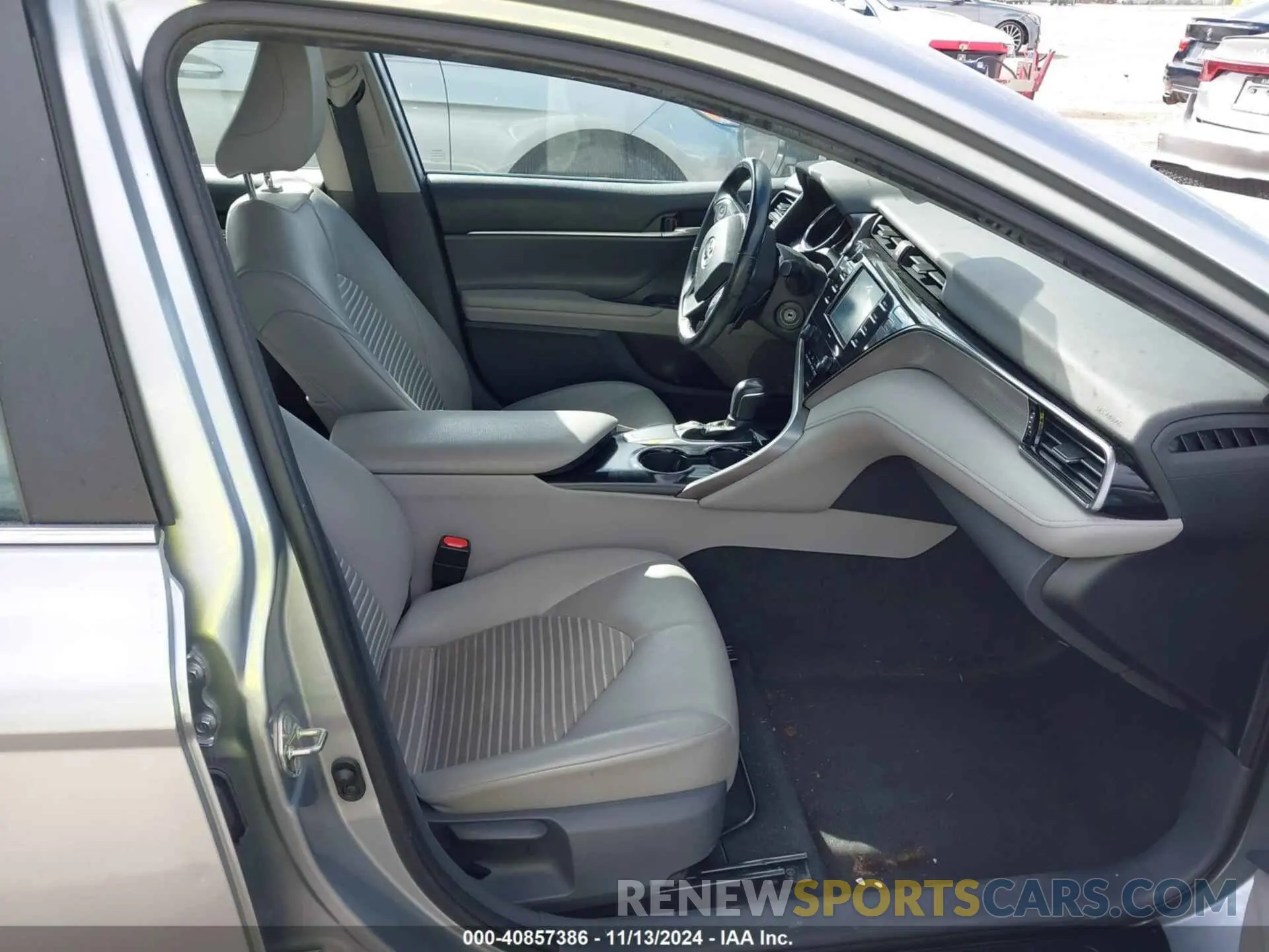 5 Photograph of a damaged car 4T1G11AKXLU937058 TOYOTA CAMRY 2020