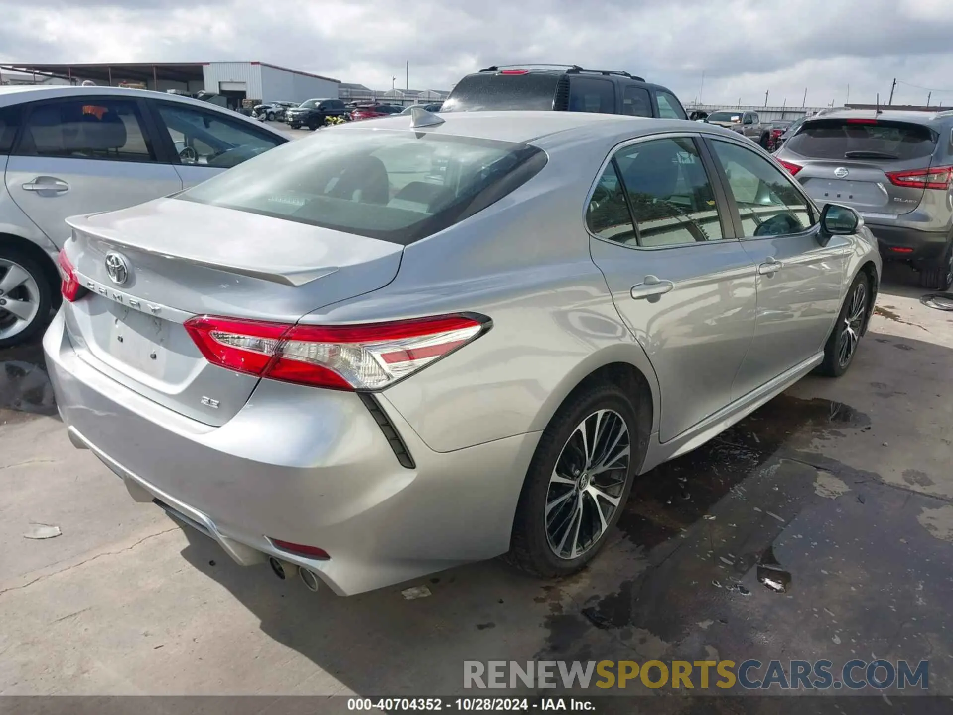 4 Photograph of a damaged car 4T1G11AKXLU937223 TOYOTA CAMRY 2020