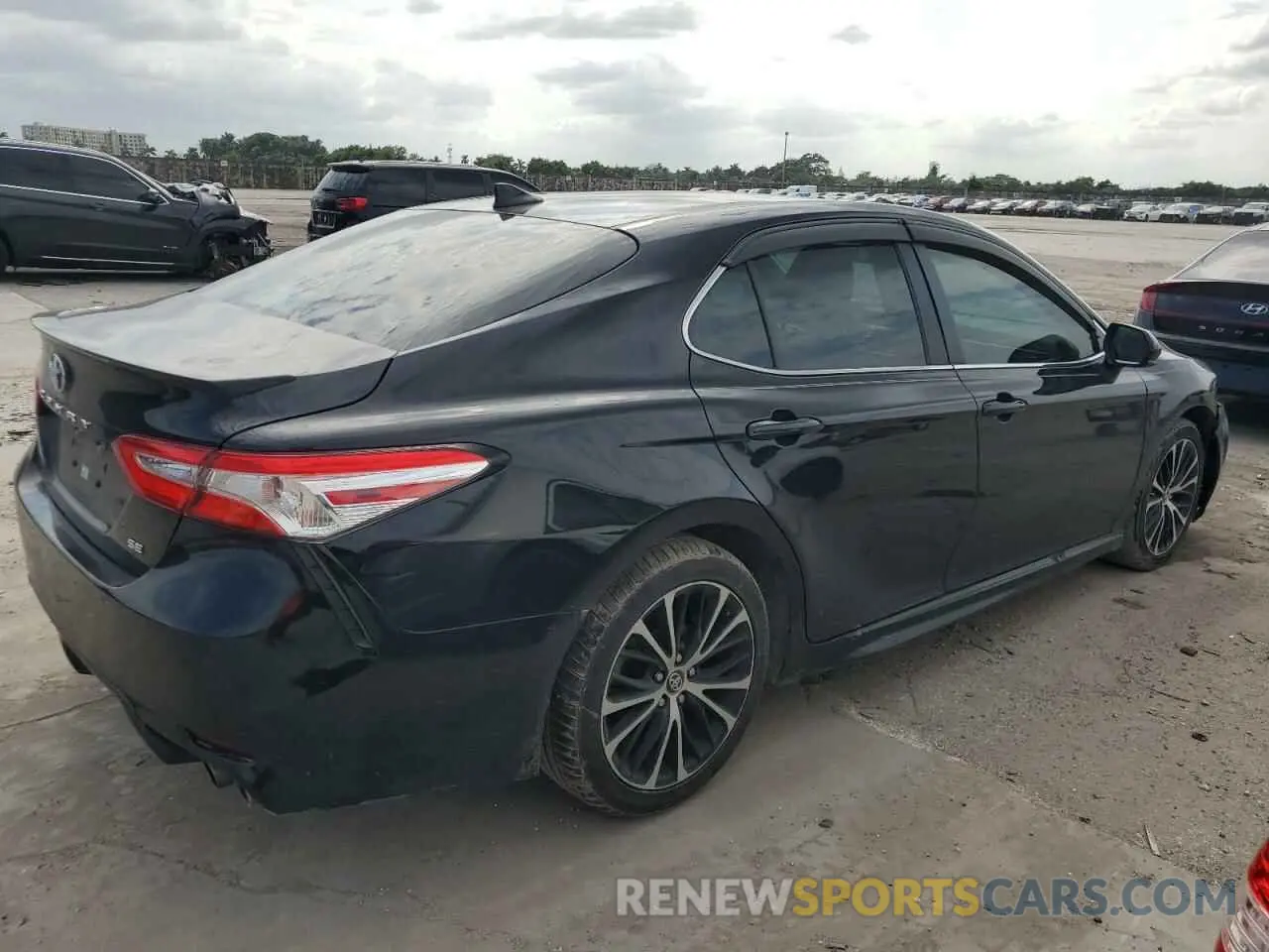 3 Photograph of a damaged car 4T1G11AKXLU938520 TOYOTA CAMRY 2020