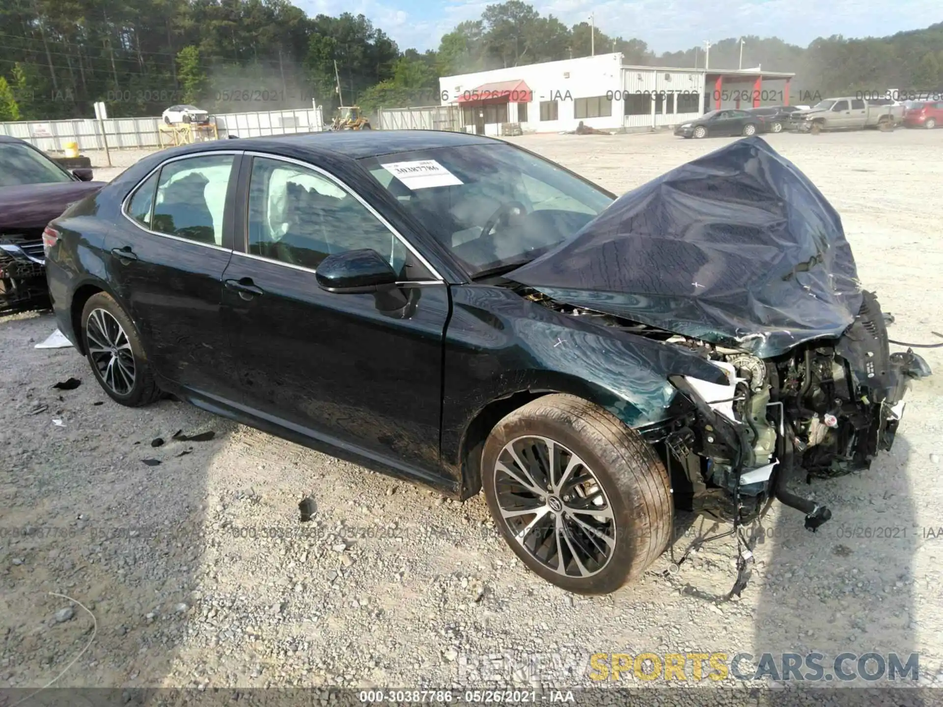 1 Photograph of a damaged car 4T1G11AKXLU939134 TOYOTA CAMRY 2020