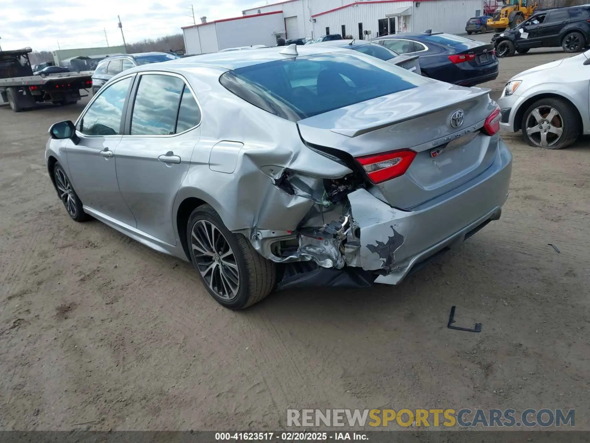3 Photograph of a damaged car 4T1G11AKXLU941014 TOYOTA CAMRY 2020