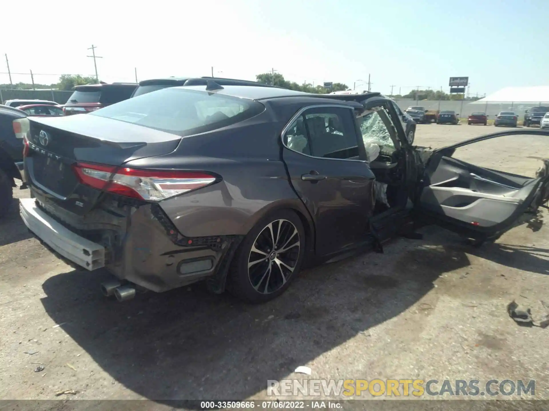 4 Photograph of a damaged car 4T1G11AKXLU941689 TOYOTA CAMRY 2020