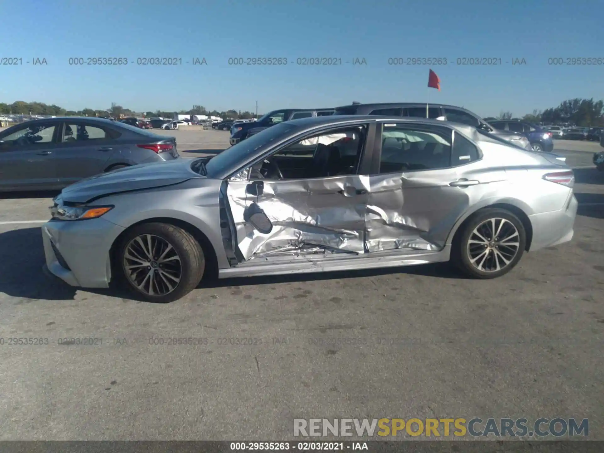 6 Photograph of a damaged car 4T1G11AKXLU945466 TOYOTA CAMRY 2020