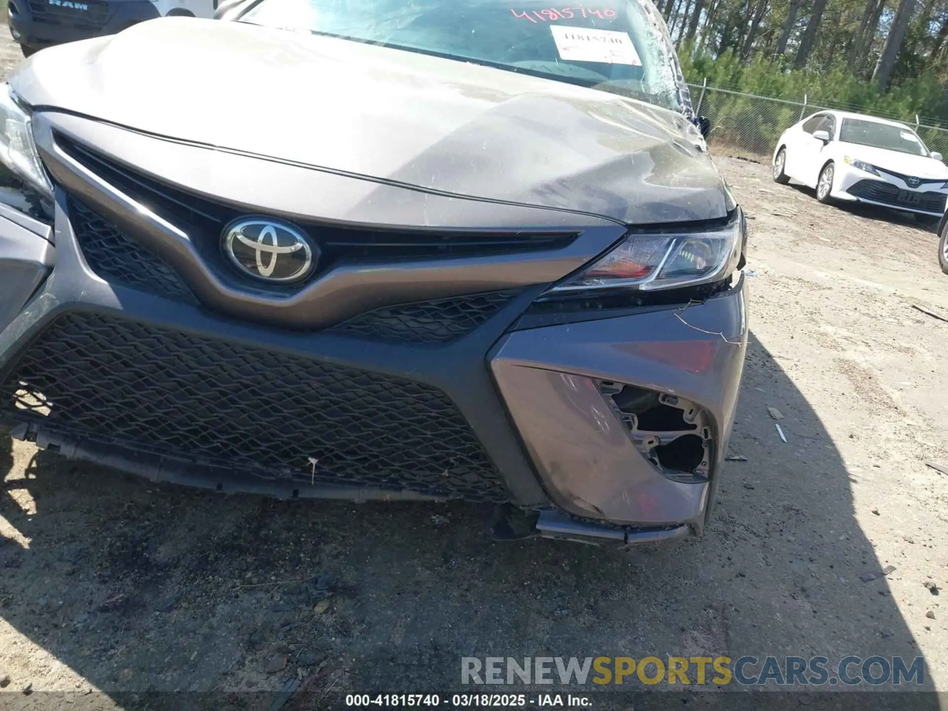 17 Photograph of a damaged car 4T1G11AKXLU950246 TOYOTA CAMRY 2020
