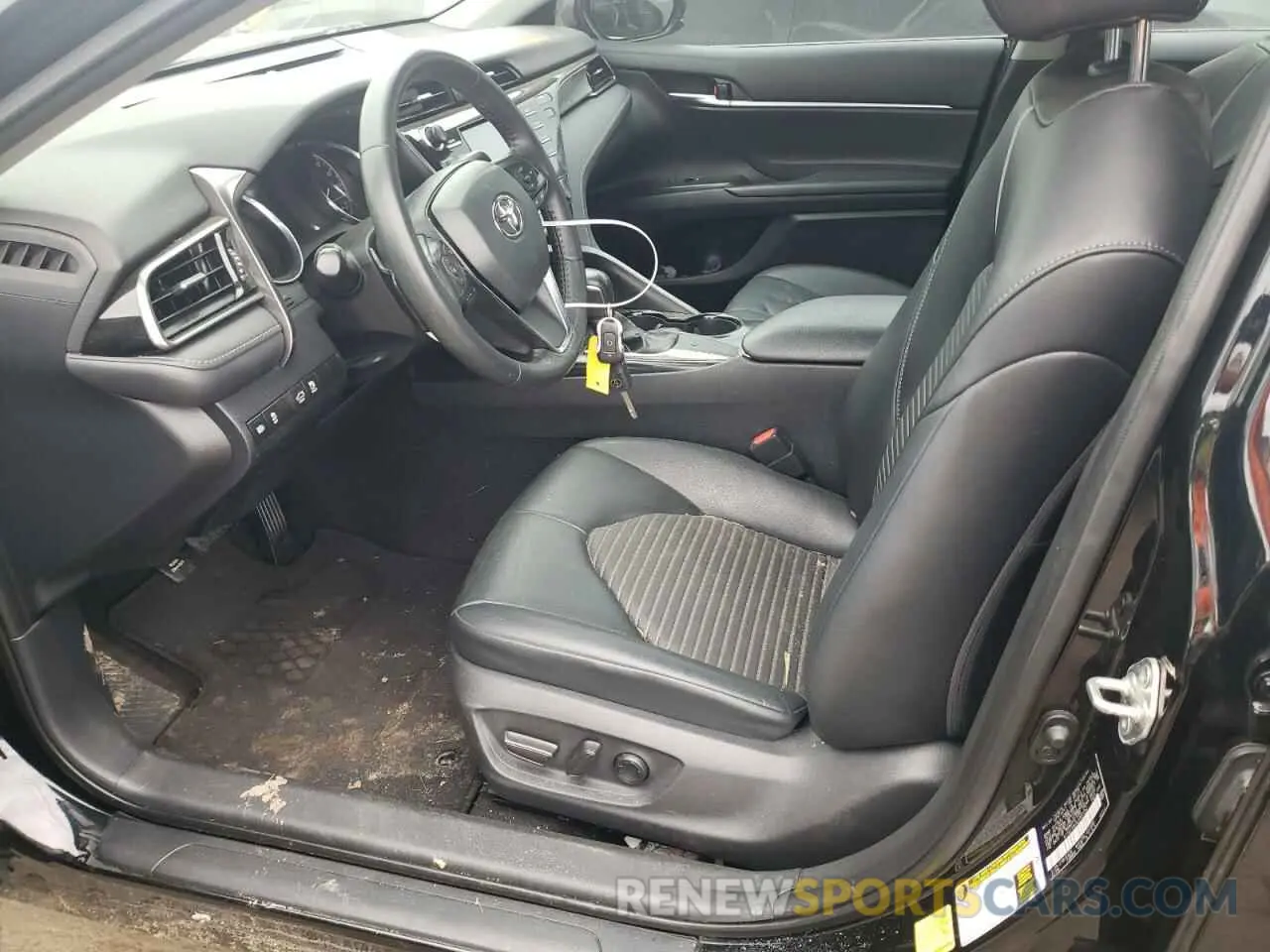 7 Photograph of a damaged car 4T1G11AKXLU957262 TOYOTA CAMRY 2020
