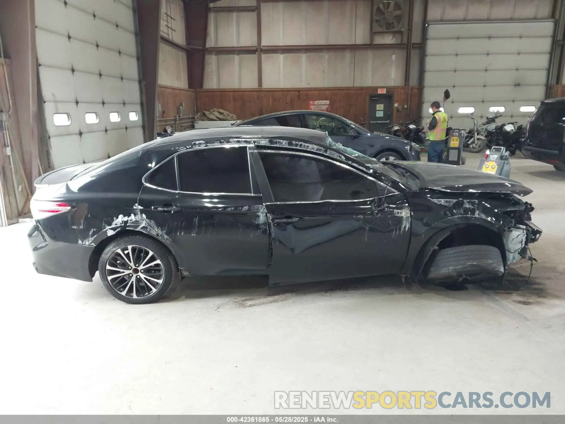 12 Photograph of a damaged car 4T1G11AKXLU962638 TOYOTA CAMRY 2020