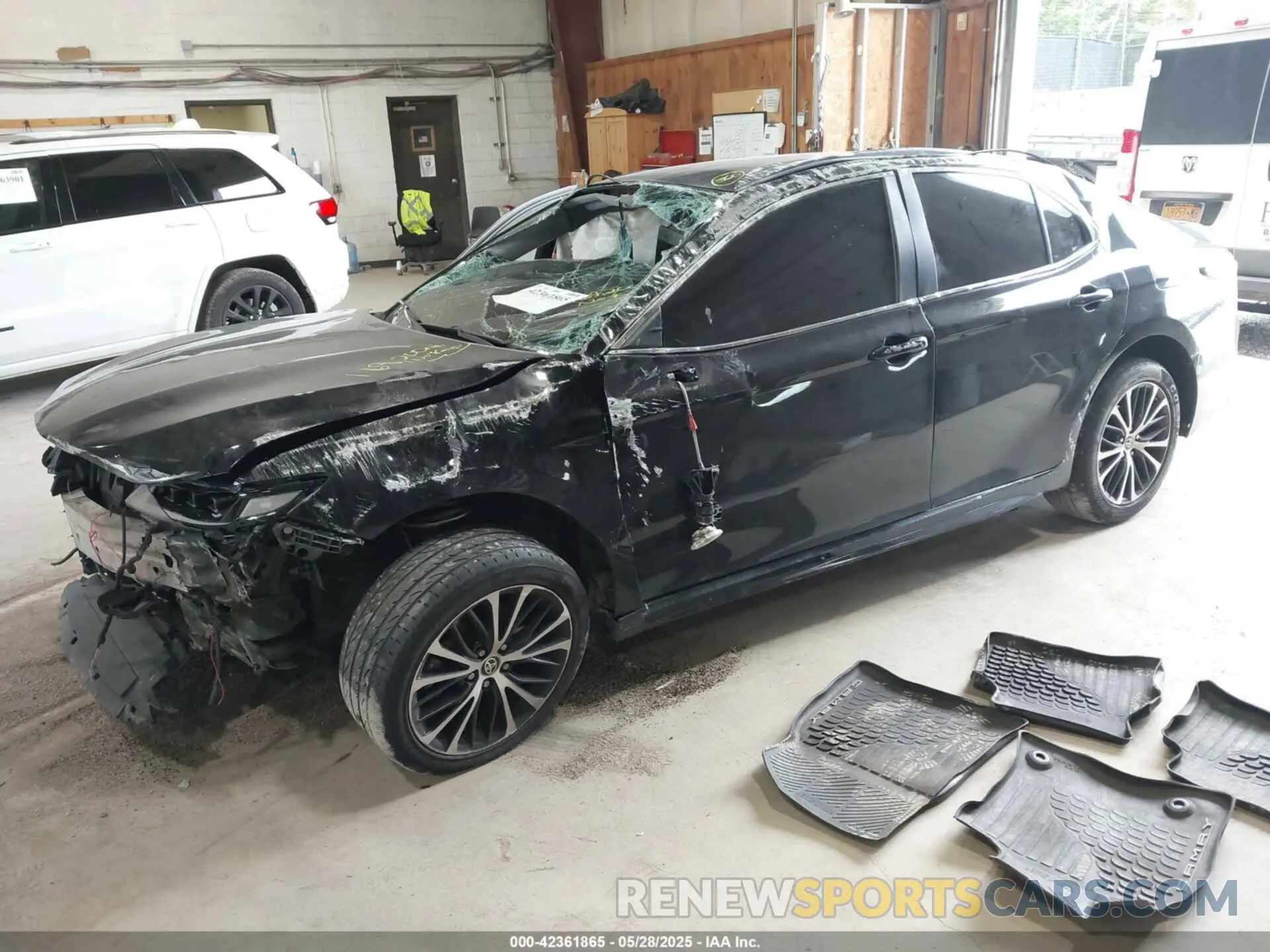 2 Photograph of a damaged car 4T1G11AKXLU962638 TOYOTA CAMRY 2020