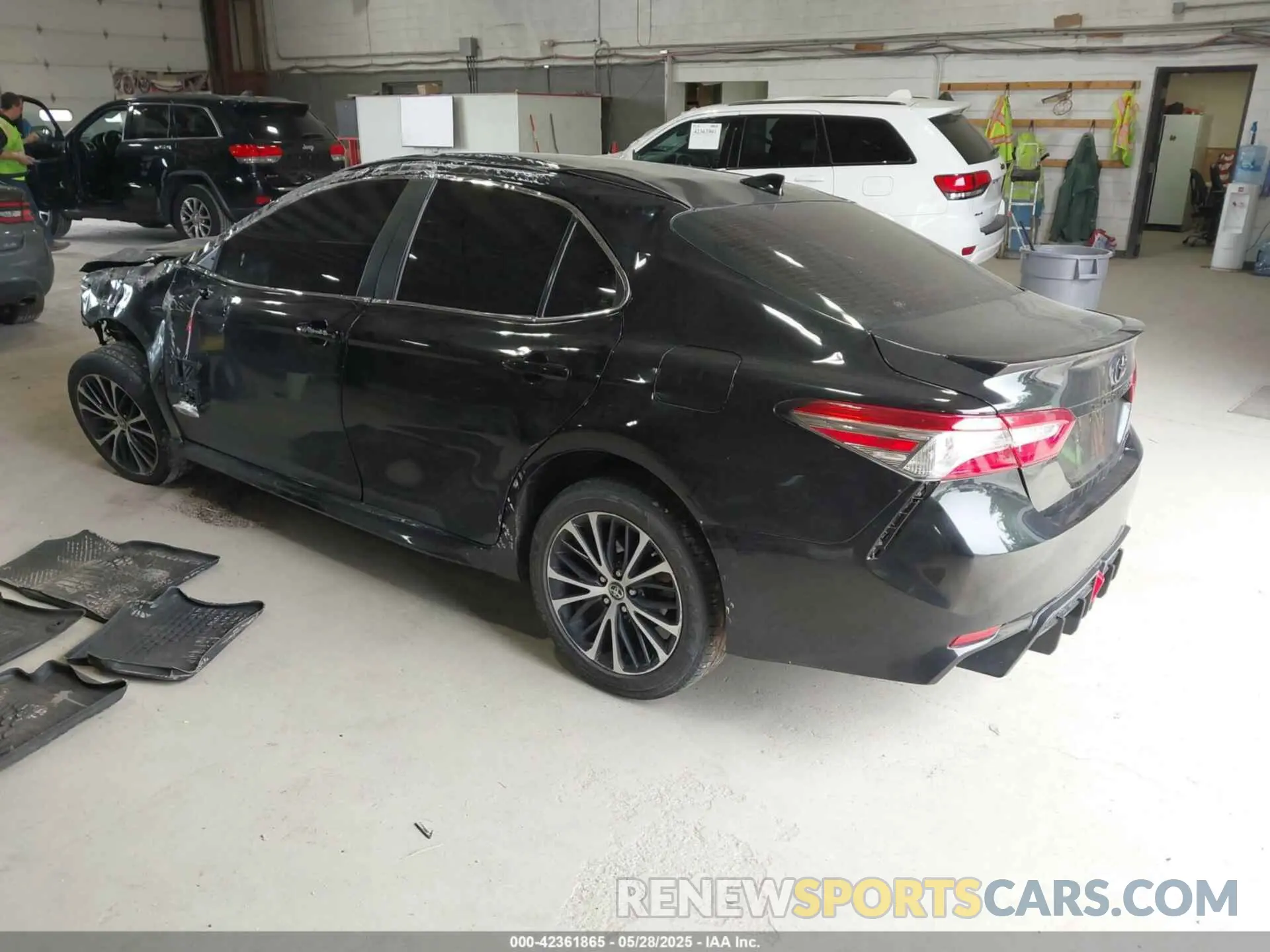 3 Photograph of a damaged car 4T1G11AKXLU962638 TOYOTA CAMRY 2020