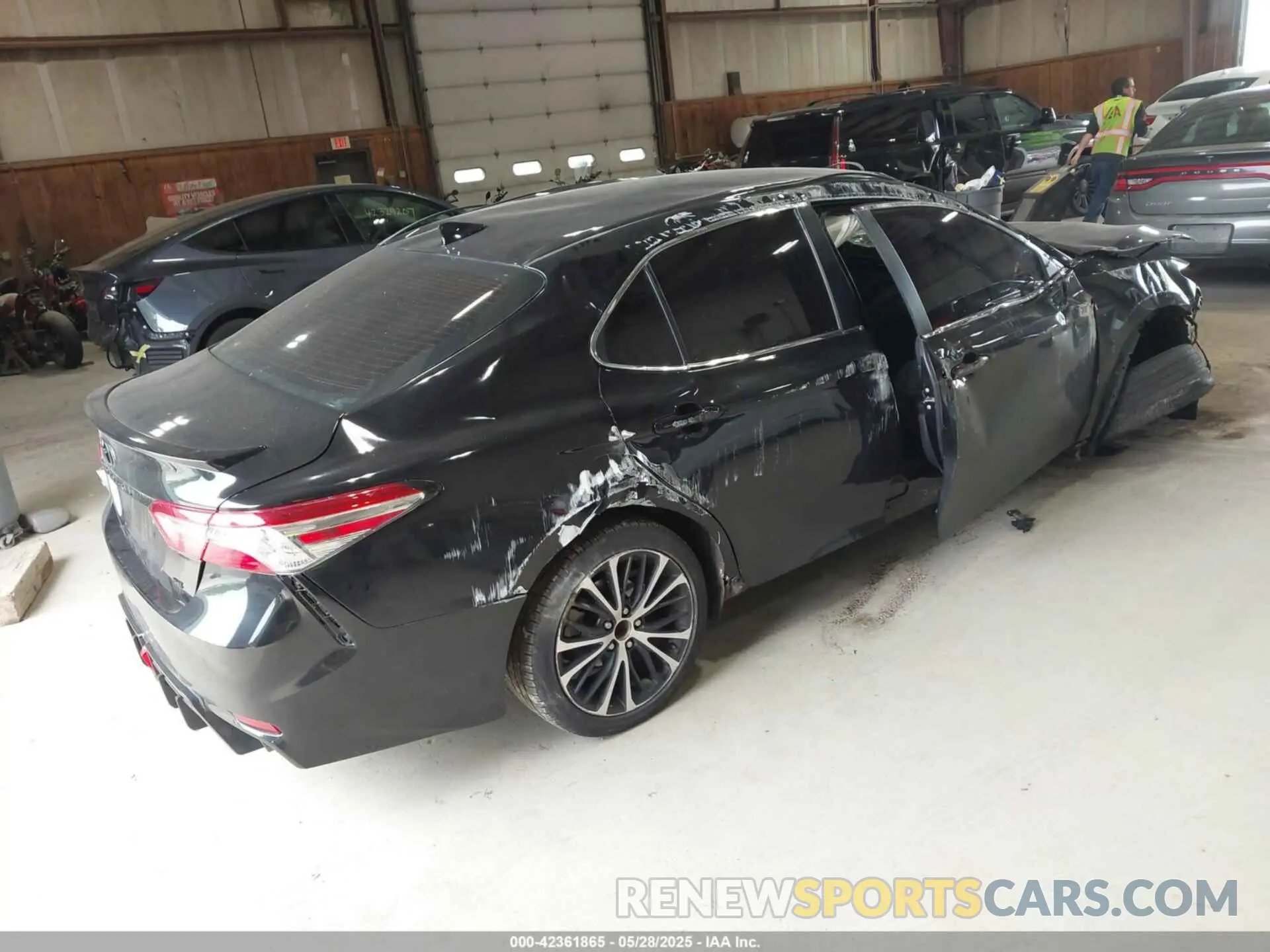 4 Photograph of a damaged car 4T1G11AKXLU962638 TOYOTA CAMRY 2020