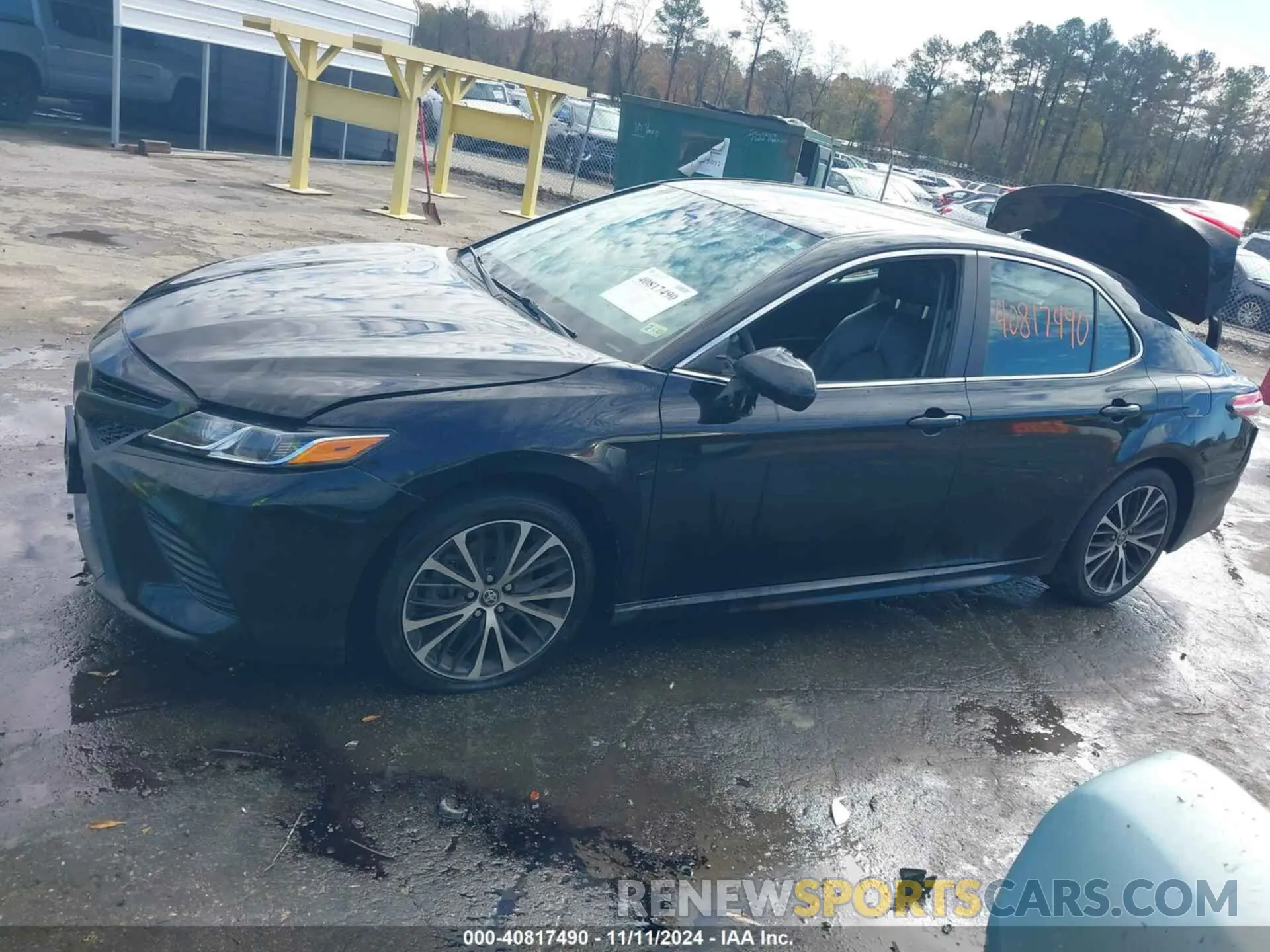 14 Photograph of a damaged car 4T1G11AKXLU963269 TOYOTA CAMRY 2020