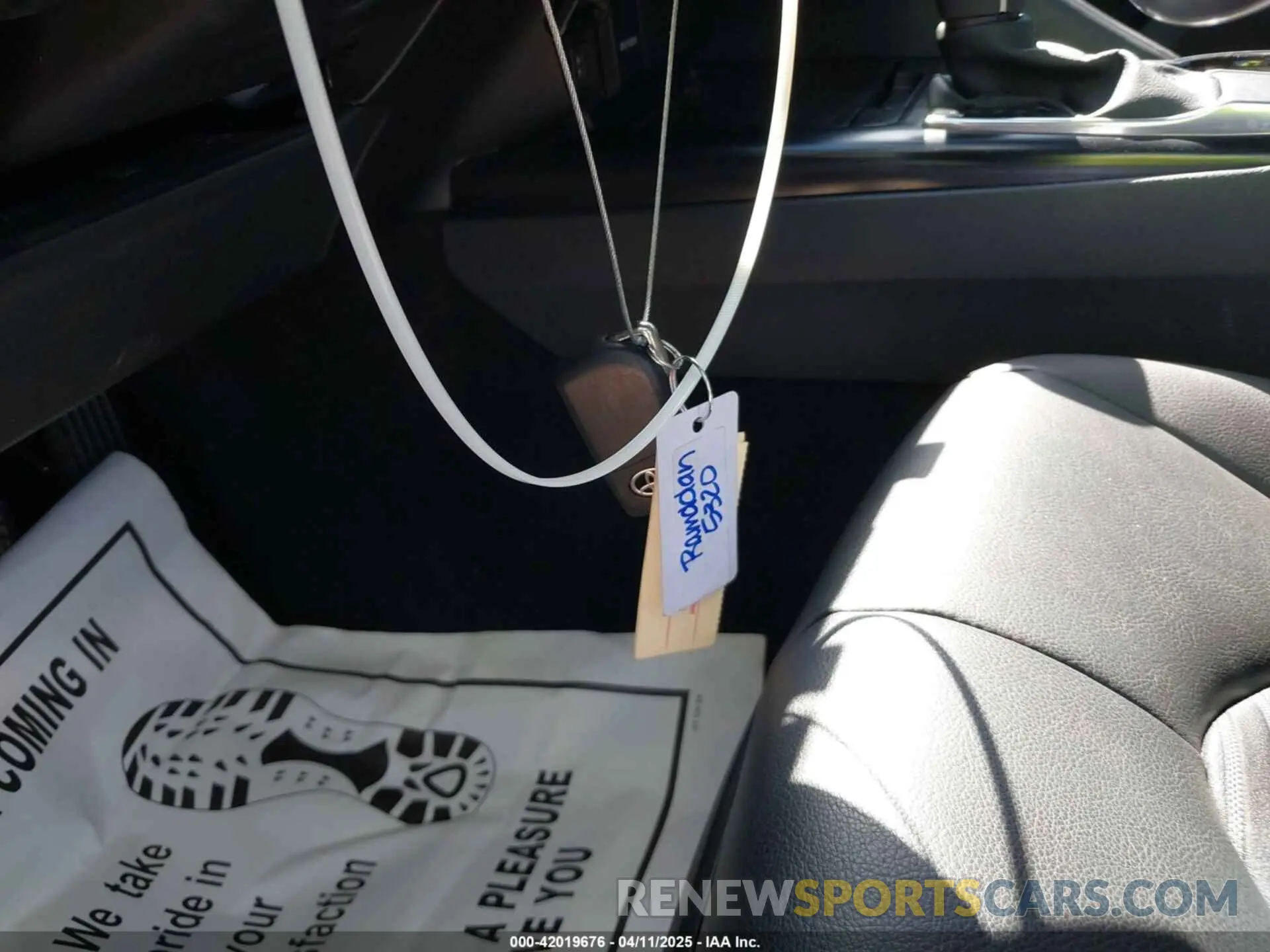 11 Photograph of a damaged car 4T1G11AKXLU965667 TOYOTA CAMRY 2020