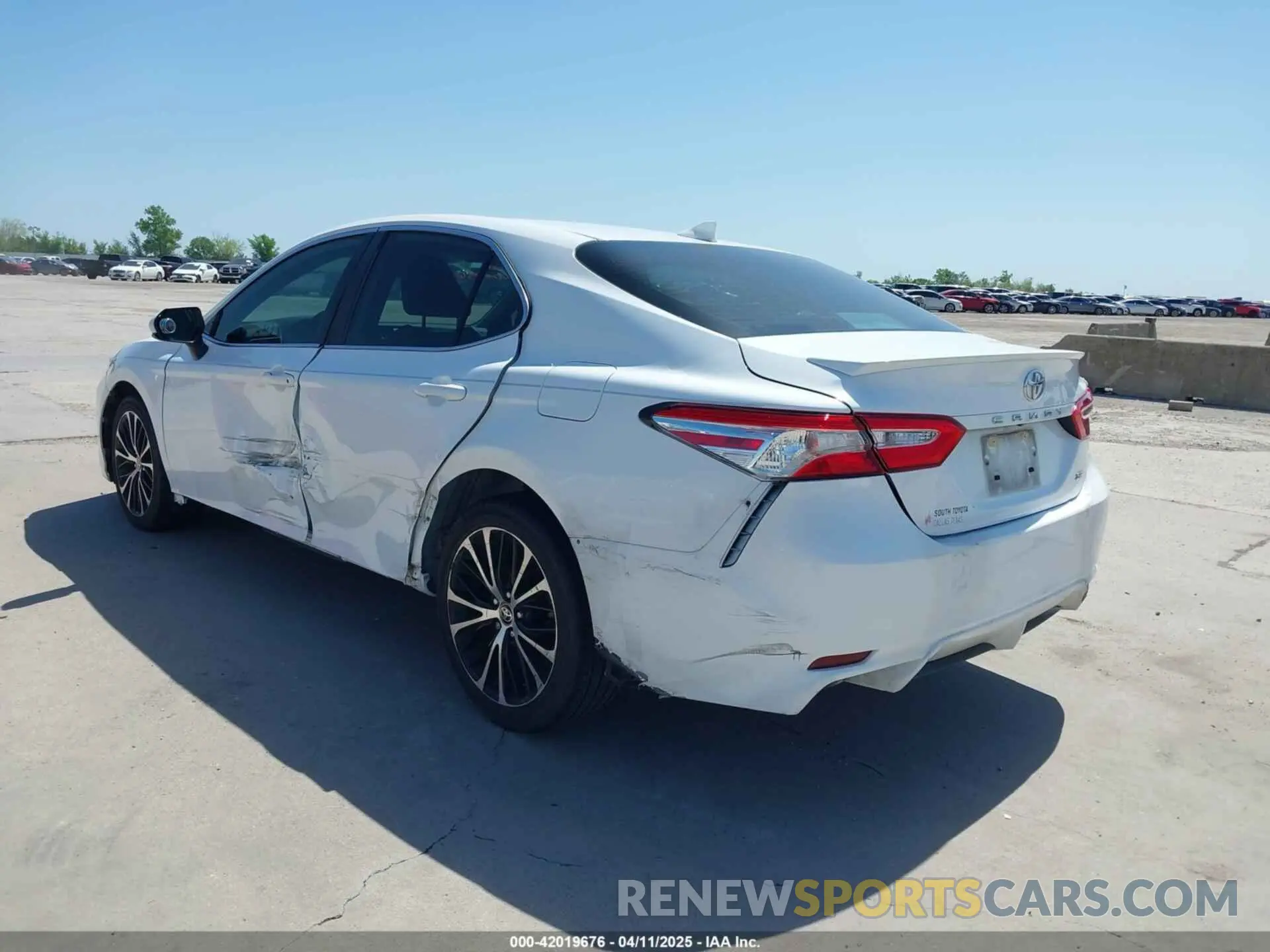 3 Photograph of a damaged car 4T1G11AKXLU965667 TOYOTA CAMRY 2020