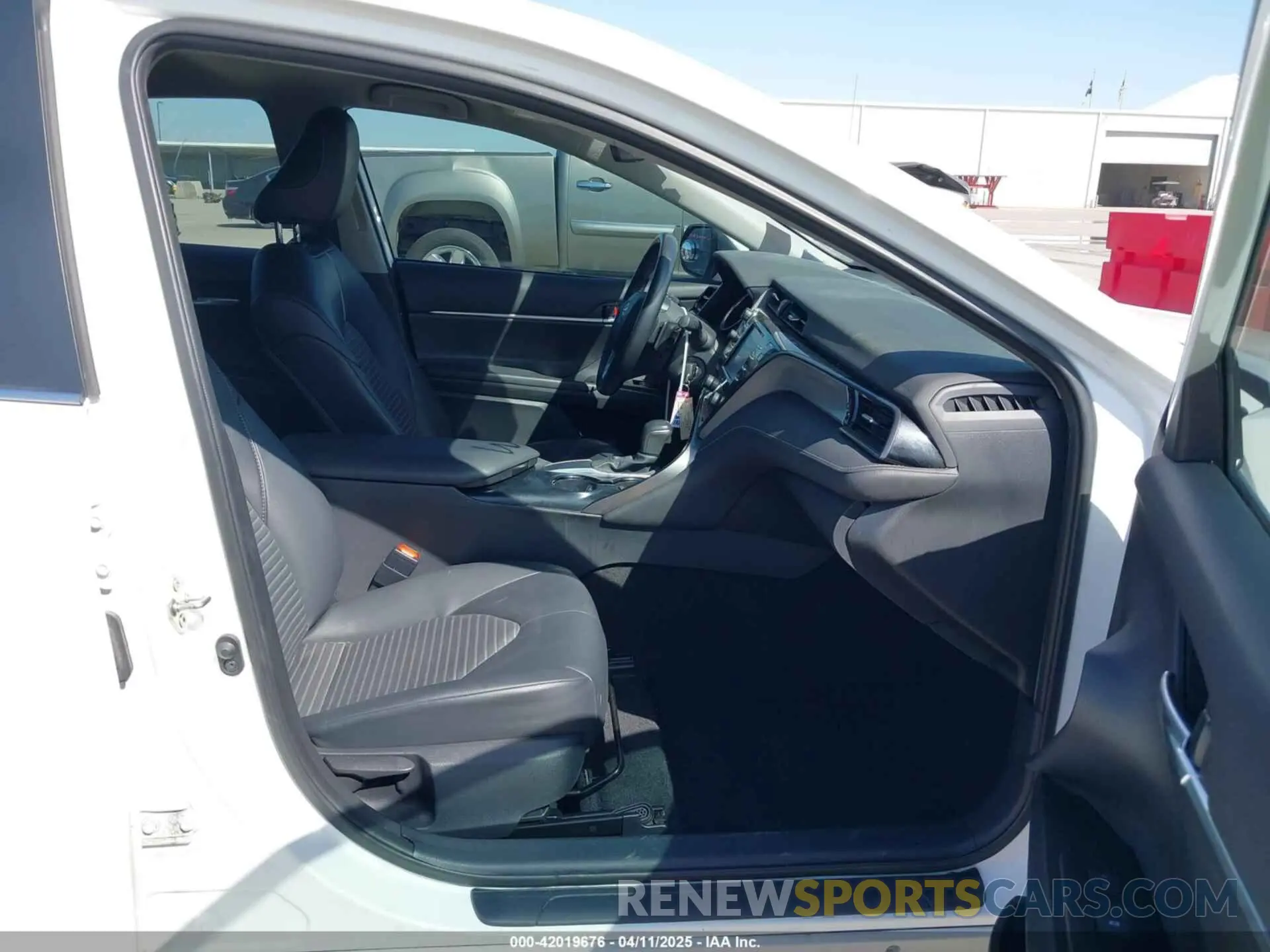 5 Photograph of a damaged car 4T1G11AKXLU965667 TOYOTA CAMRY 2020