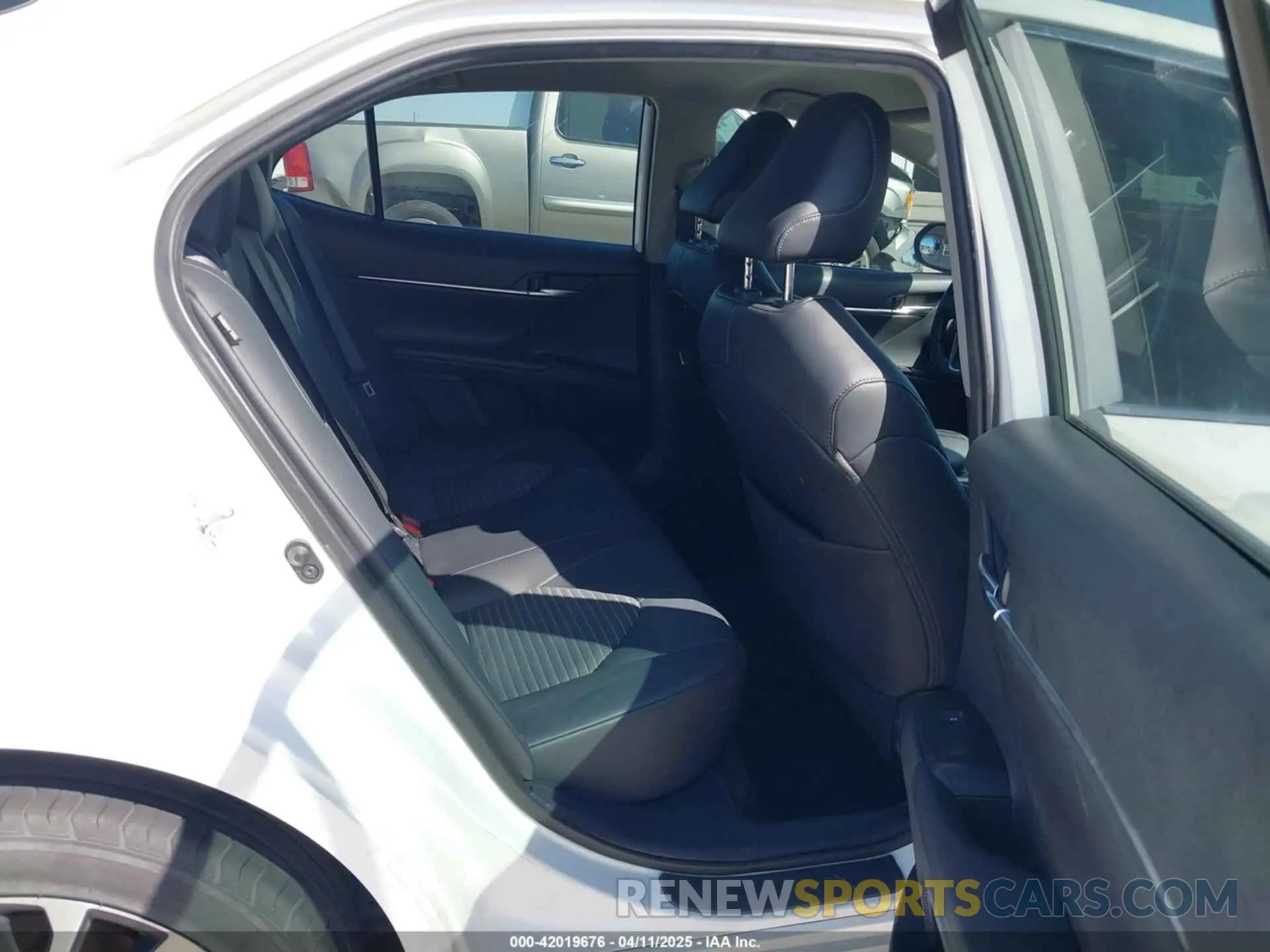 8 Photograph of a damaged car 4T1G11AKXLU965667 TOYOTA CAMRY 2020