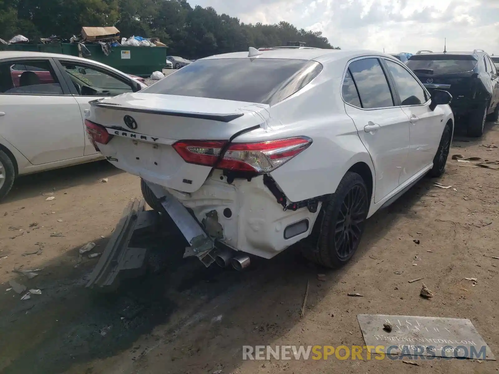 4 Photograph of a damaged car 4T1G11AKXLU966141 TOYOTA CAMRY 2020