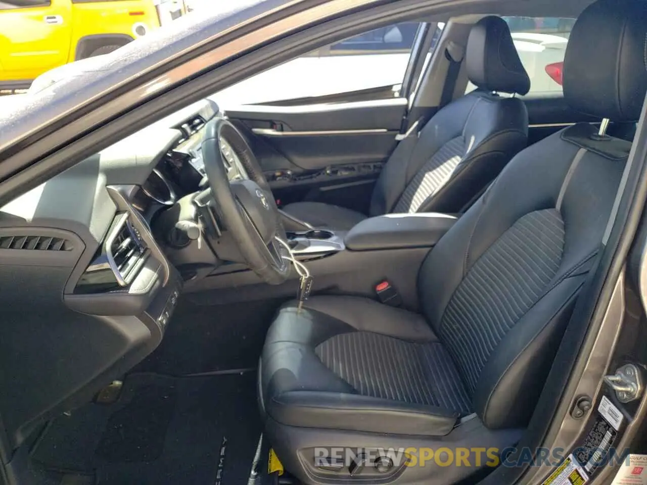 5 Photograph of a damaged car 4T1G11AKXLU967757 TOYOTA CAMRY 2020
