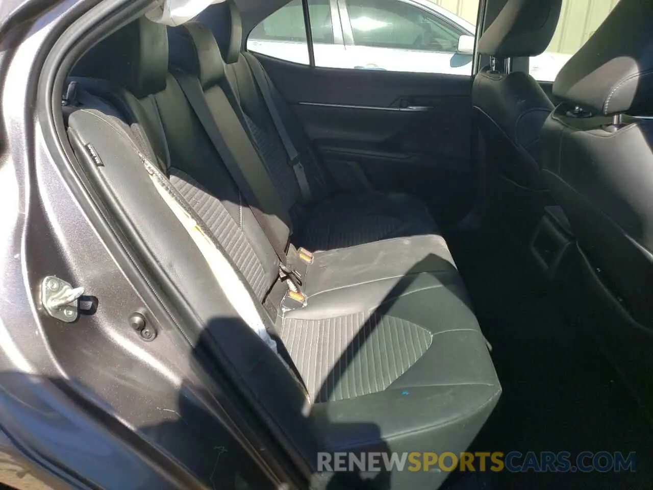 6 Photograph of a damaged car 4T1G11AKXLU967757 TOYOTA CAMRY 2020