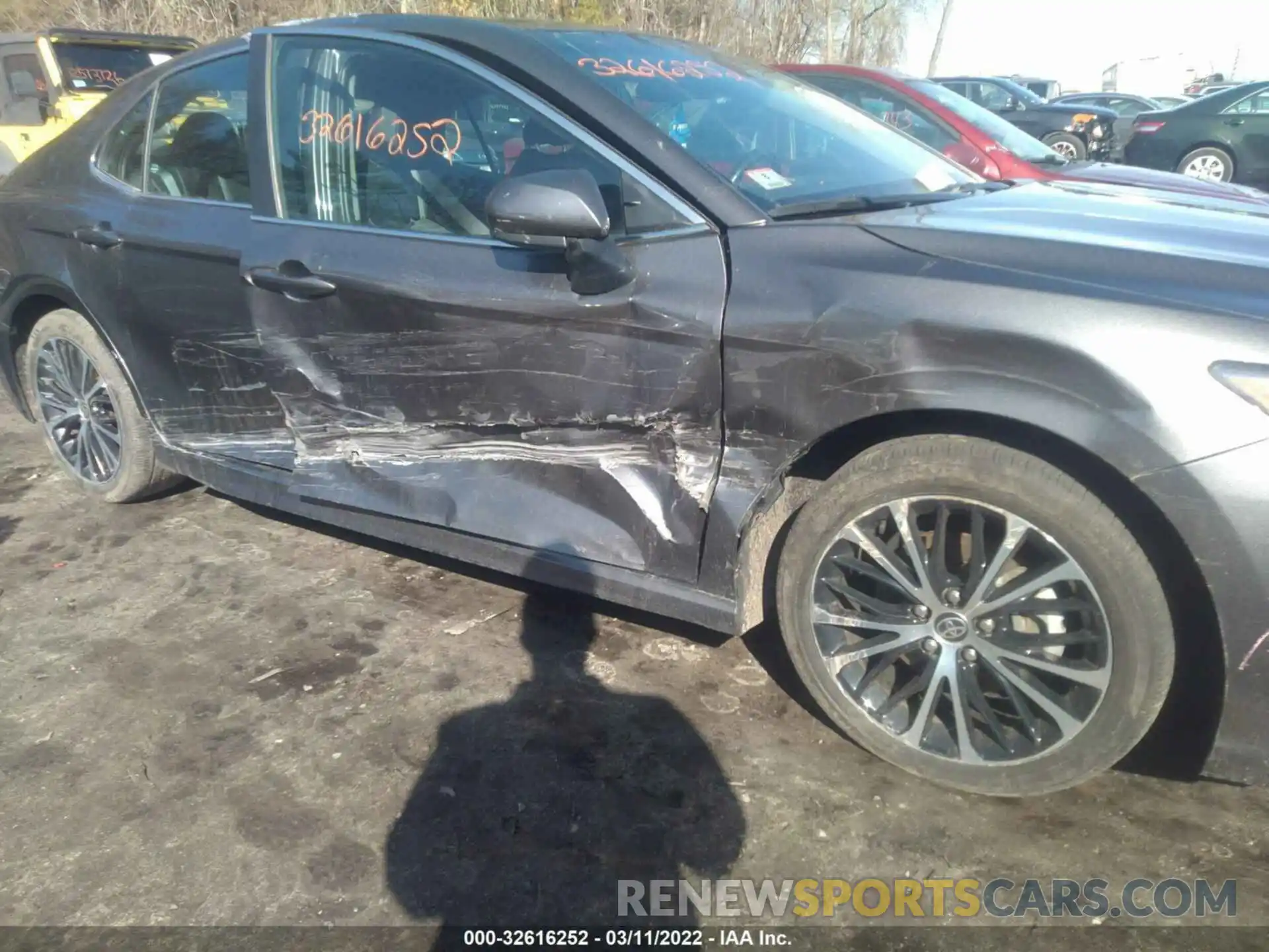 6 Photograph of a damaged car 4T1G11AKXLU969623 TOYOTA CAMRY 2020