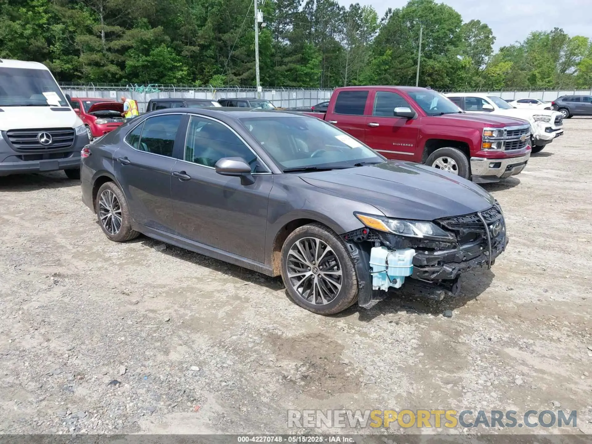1 Photograph of a damaged car 4T1G11AKXLU976202 TOYOTA CAMRY 2020