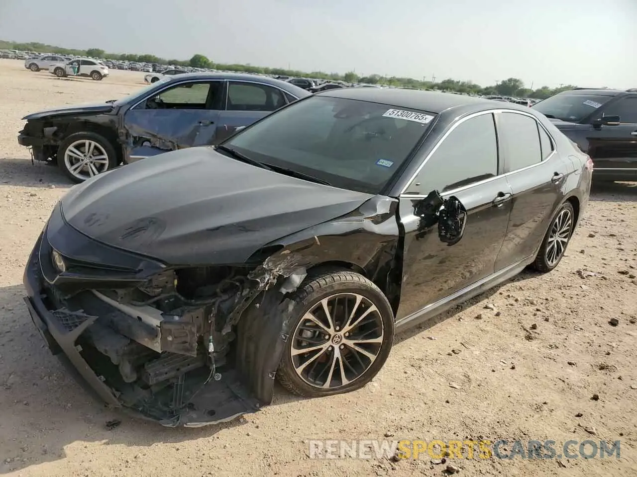 1 Photograph of a damaged car 4T1G11AKXLU996353 TOYOTA CAMRY 2020