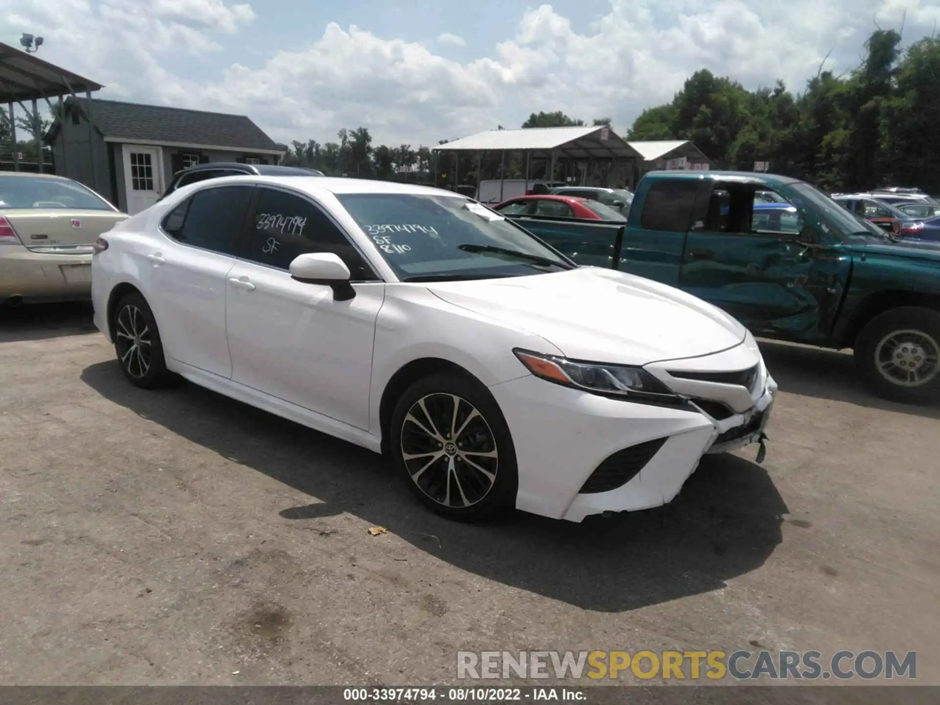 1 Photograph of a damaged car 4T1G11AKXLU998748 TOYOTA CAMRY 2020