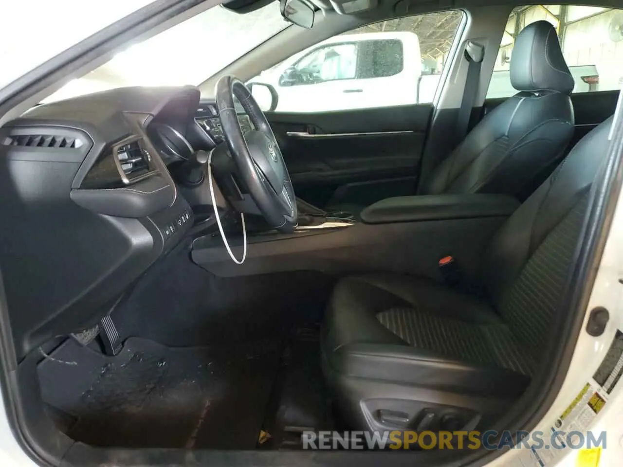 7 Photograph of a damaged car 4T1G11BK0LU001562 TOYOTA CAMRY 2020