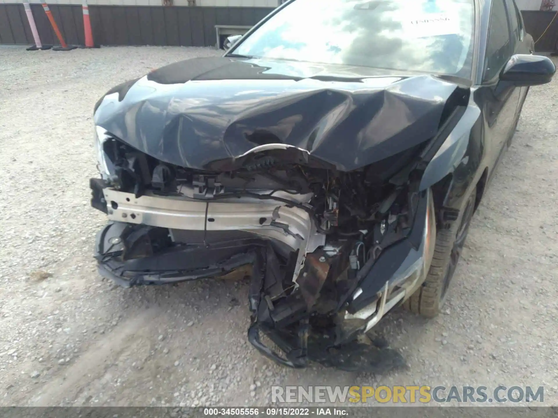 6 Photograph of a damaged car 4T1G11BK0LU010097 TOYOTA CAMRY 2020