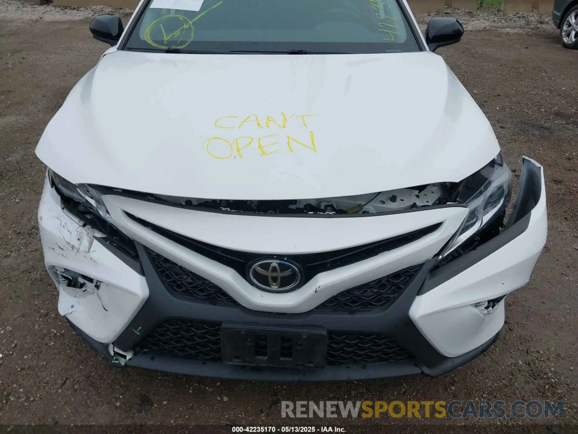 19 Photograph of a damaged car 4T1G11BK0LU019009 TOYOTA CAMRY 2020