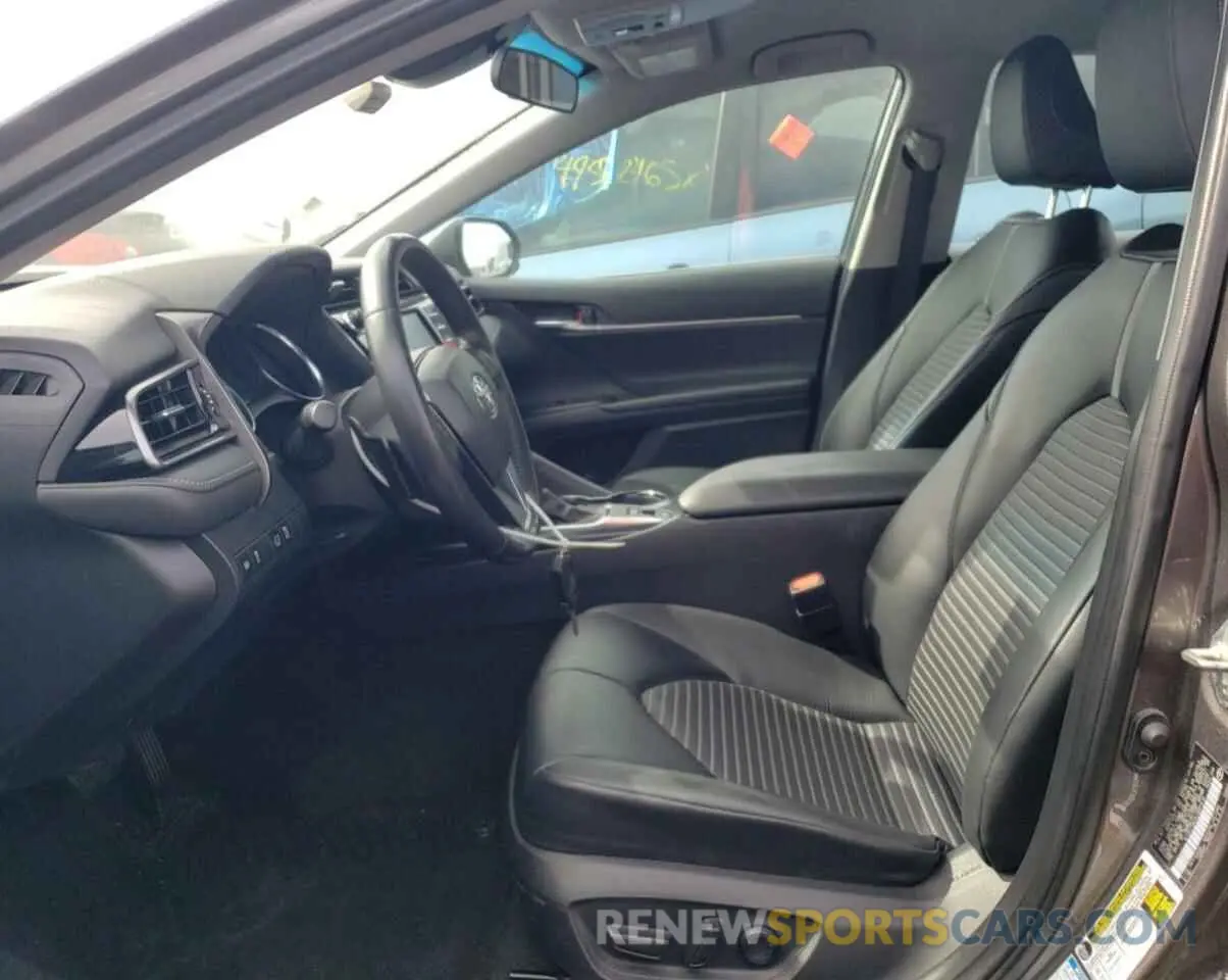7 Photograph of a damaged car 4T1G11BK2LU007816 TOYOTA CAMRY 2020