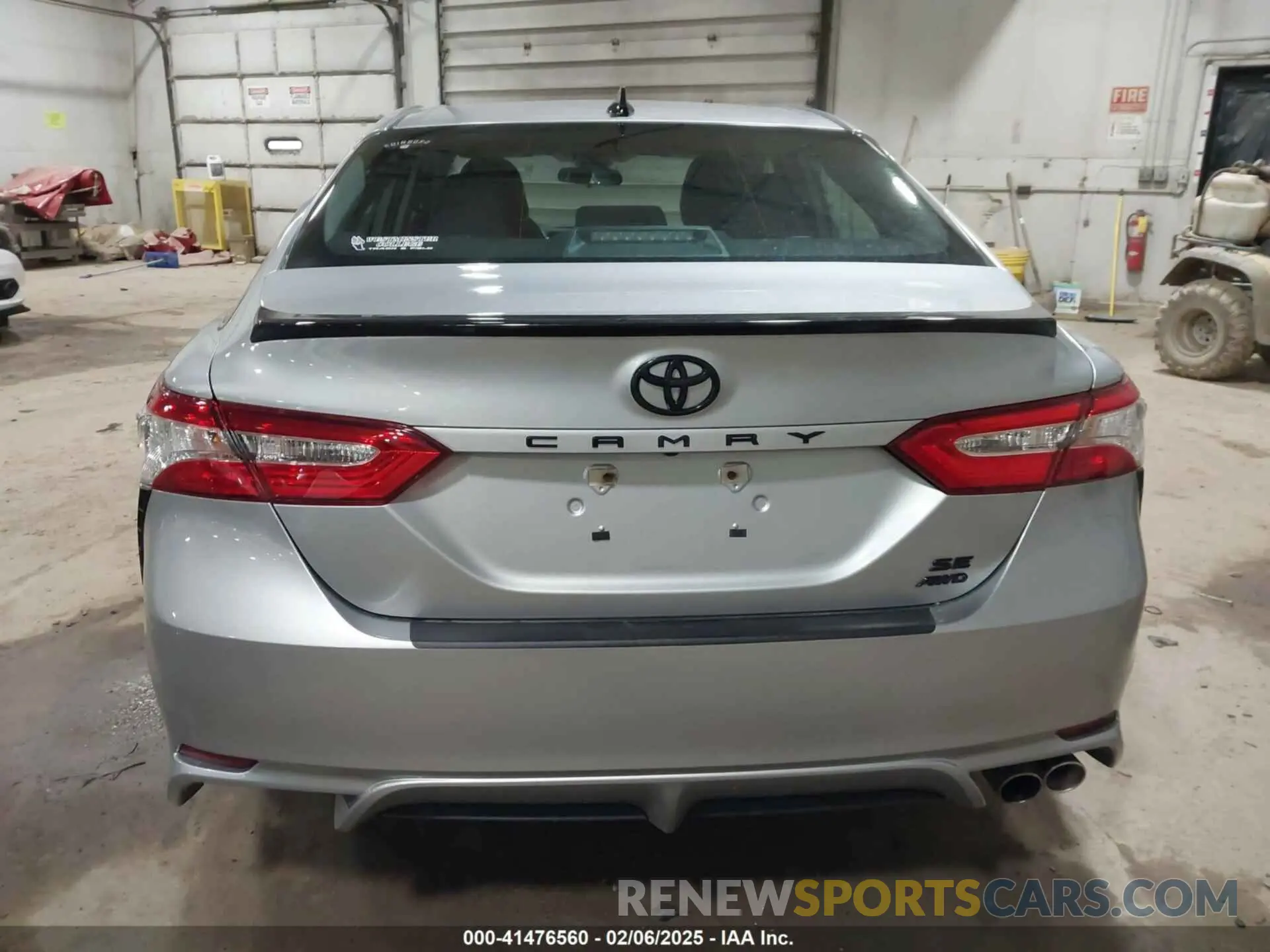 16 Photograph of a damaged car 4T1G11BK2LU019366 TOYOTA CAMRY 2020